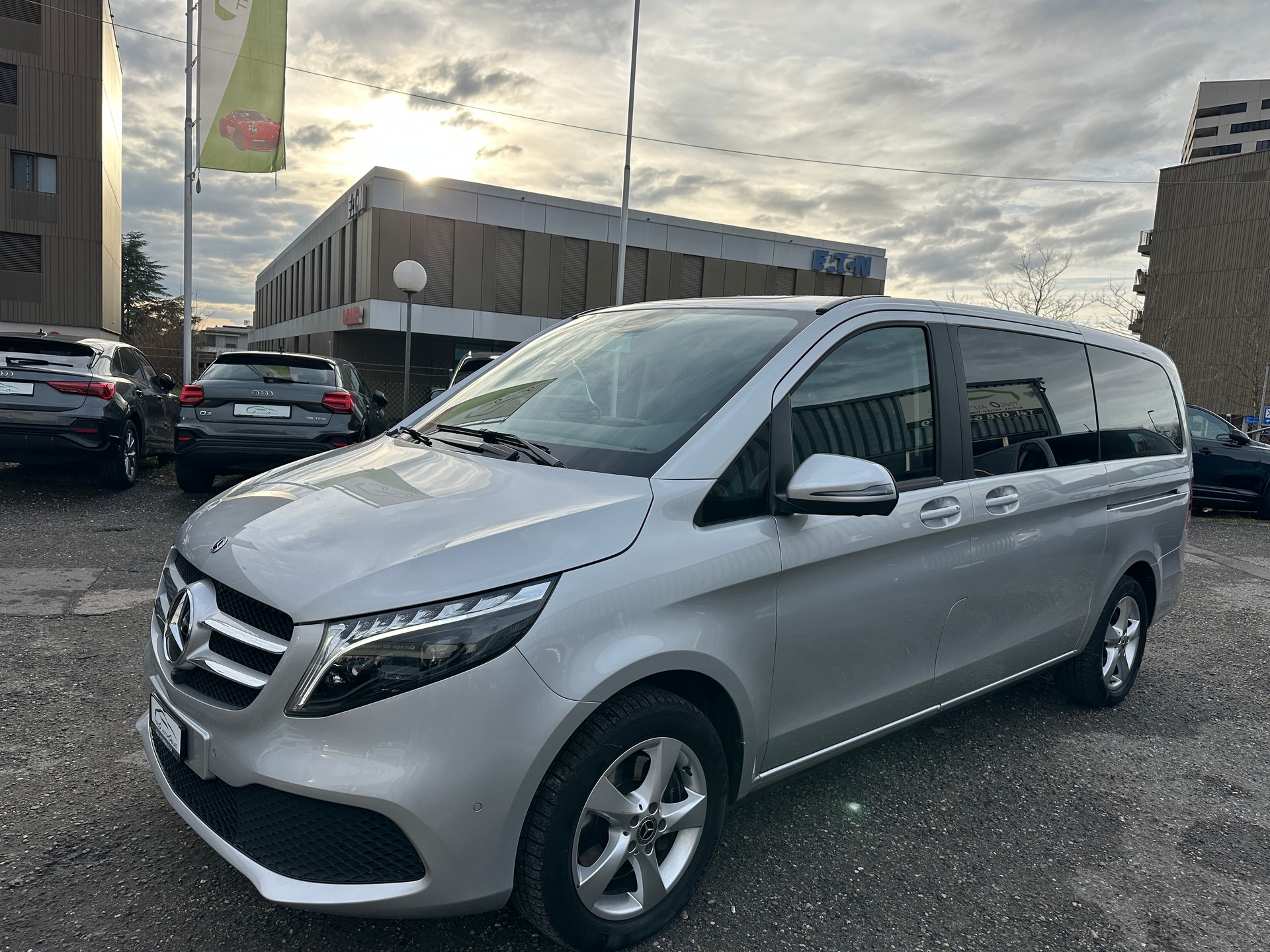 MERCEDES-BENZ V 220 d Trend lang 4Matic 9G-Tronic-image-1