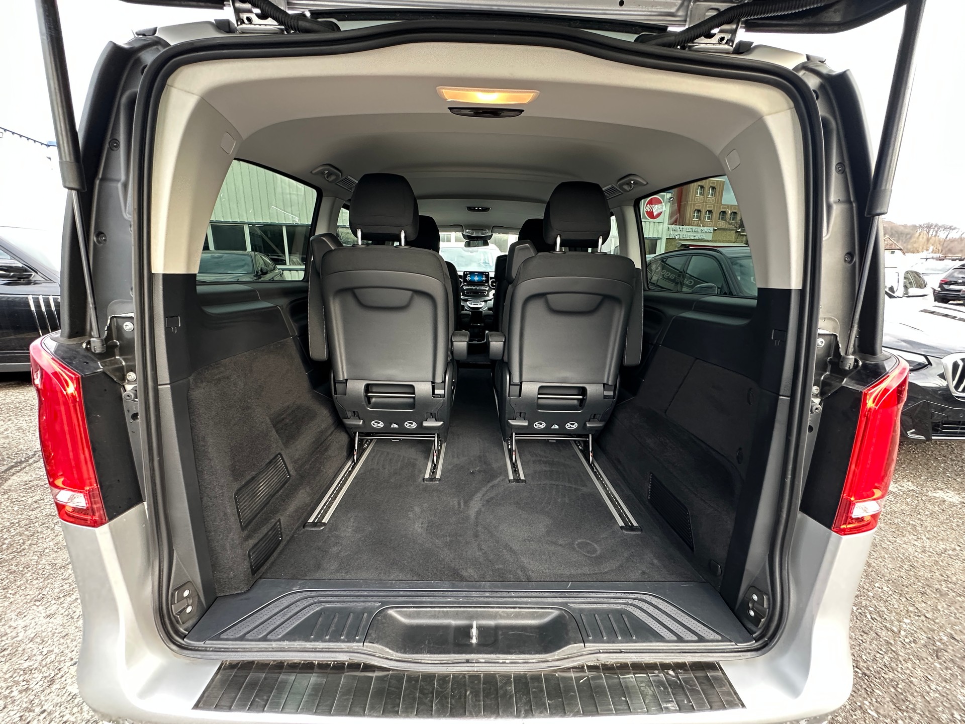 MERCEDES-BENZ V 220 d Trend lang 4Matic 9G-Tronic-image-13