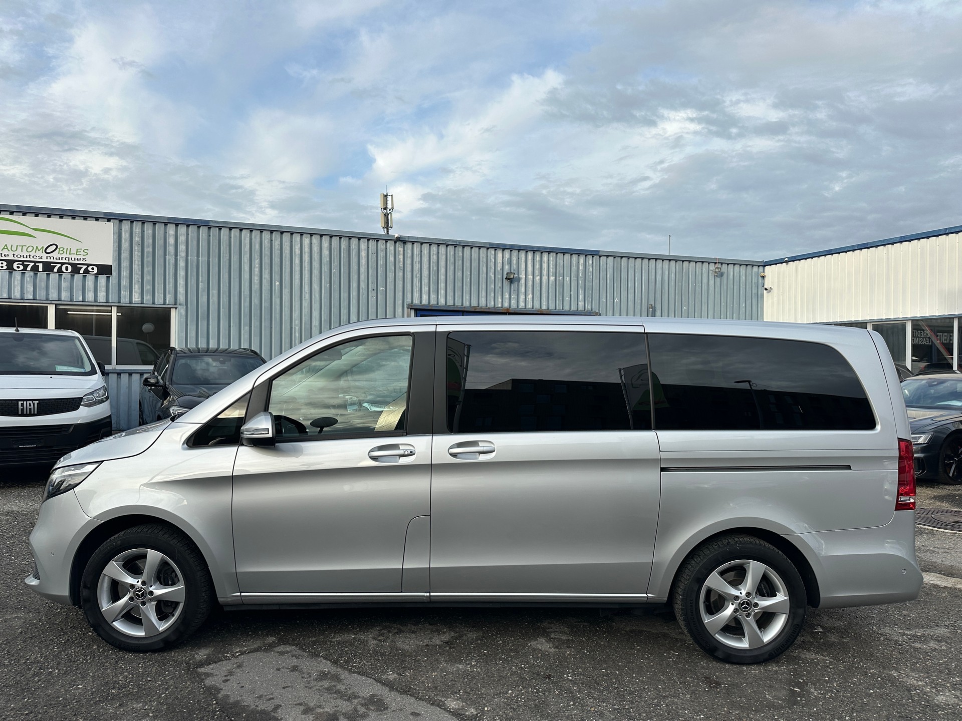 MERCEDES-BENZ V 220 d Trend lang 4Matic 9G-Tronic-image-3