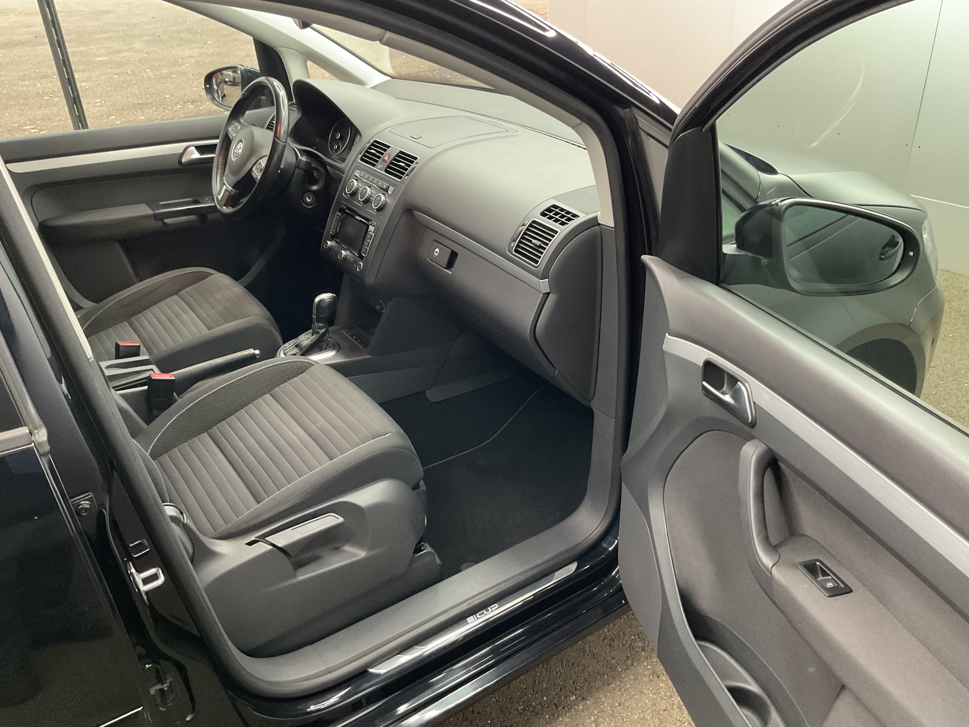 VW Touran 1.6 TDI BMT Comfortline DSG-image-8