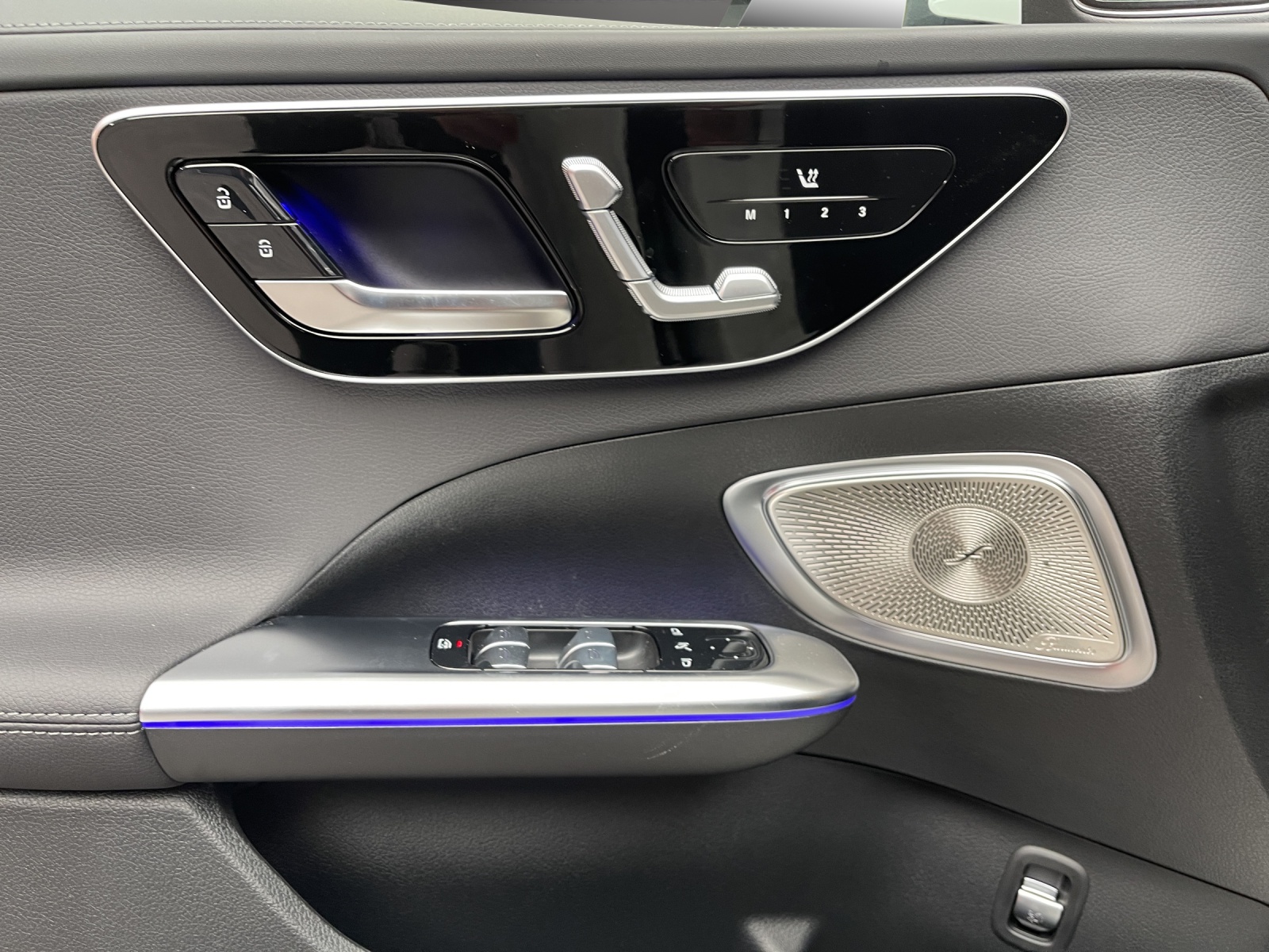 MERCEDES-BENZ C 300 4 Matic-image-10