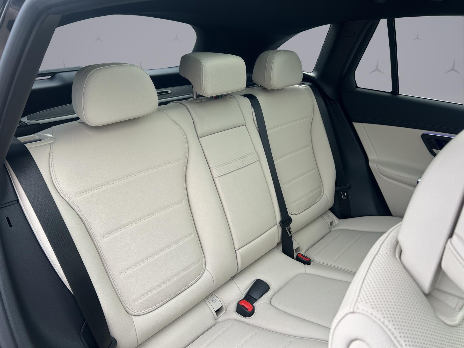 MERCEDES-BENZ GLC 220 d Avantgarde 4matic-image-16