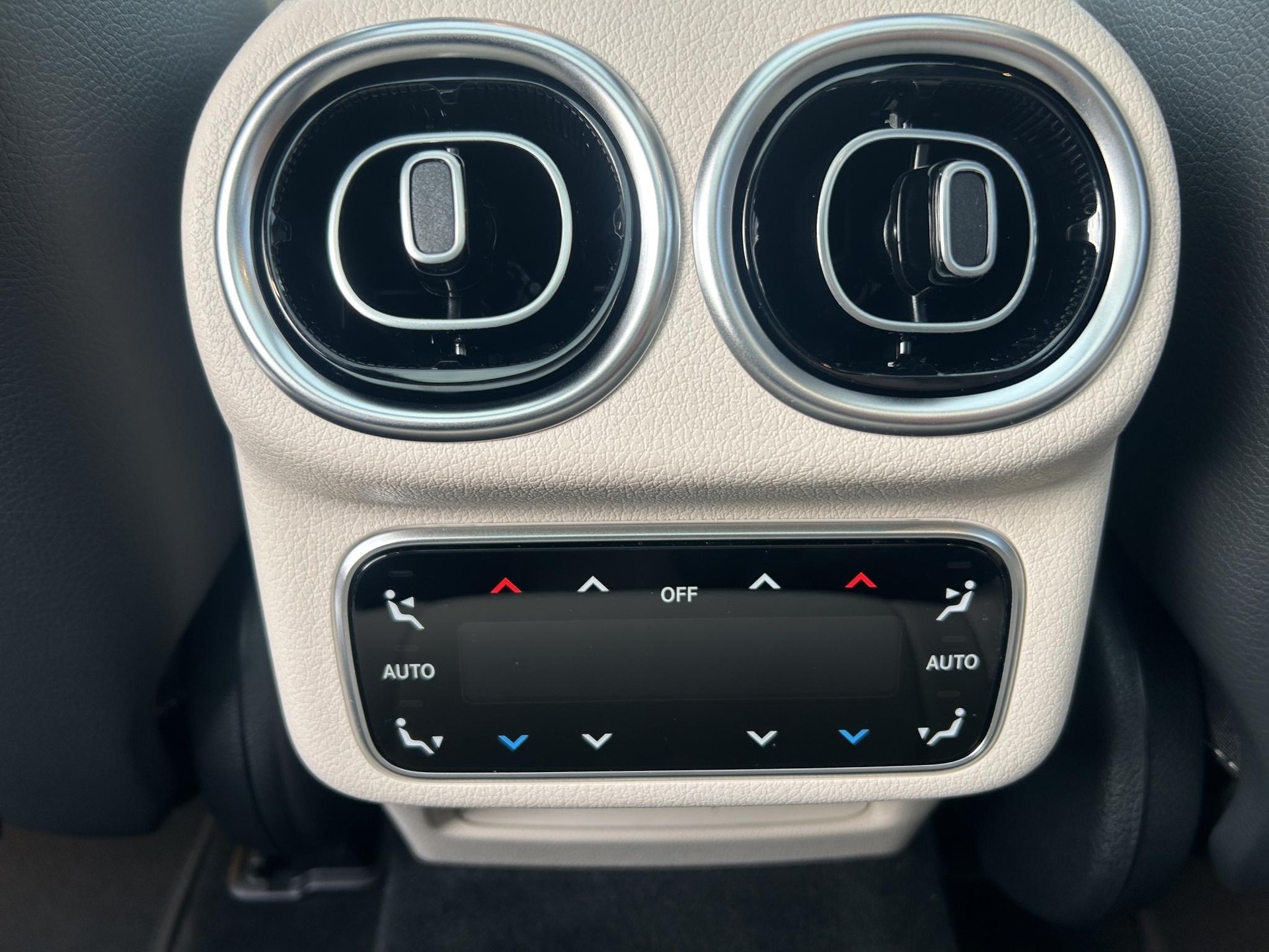 MERCEDES-BENZ GLC 220 d Avantgarde 4matic-image-13