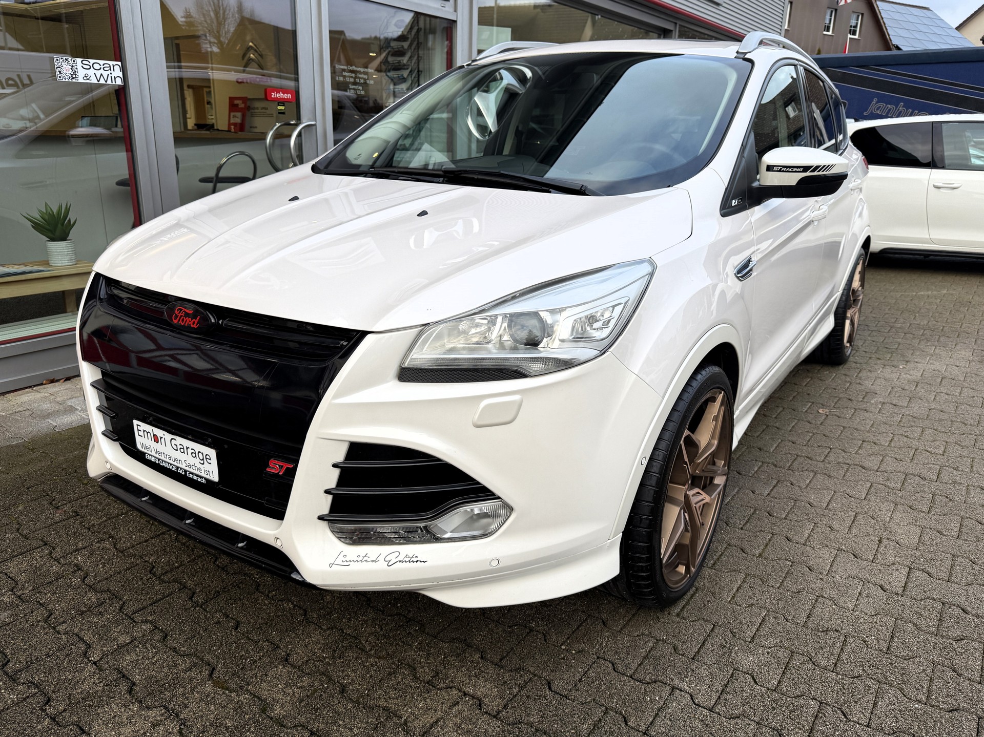 FORD Kuga 1.6 SCTi Titanium S 4WD Automatic-image-2