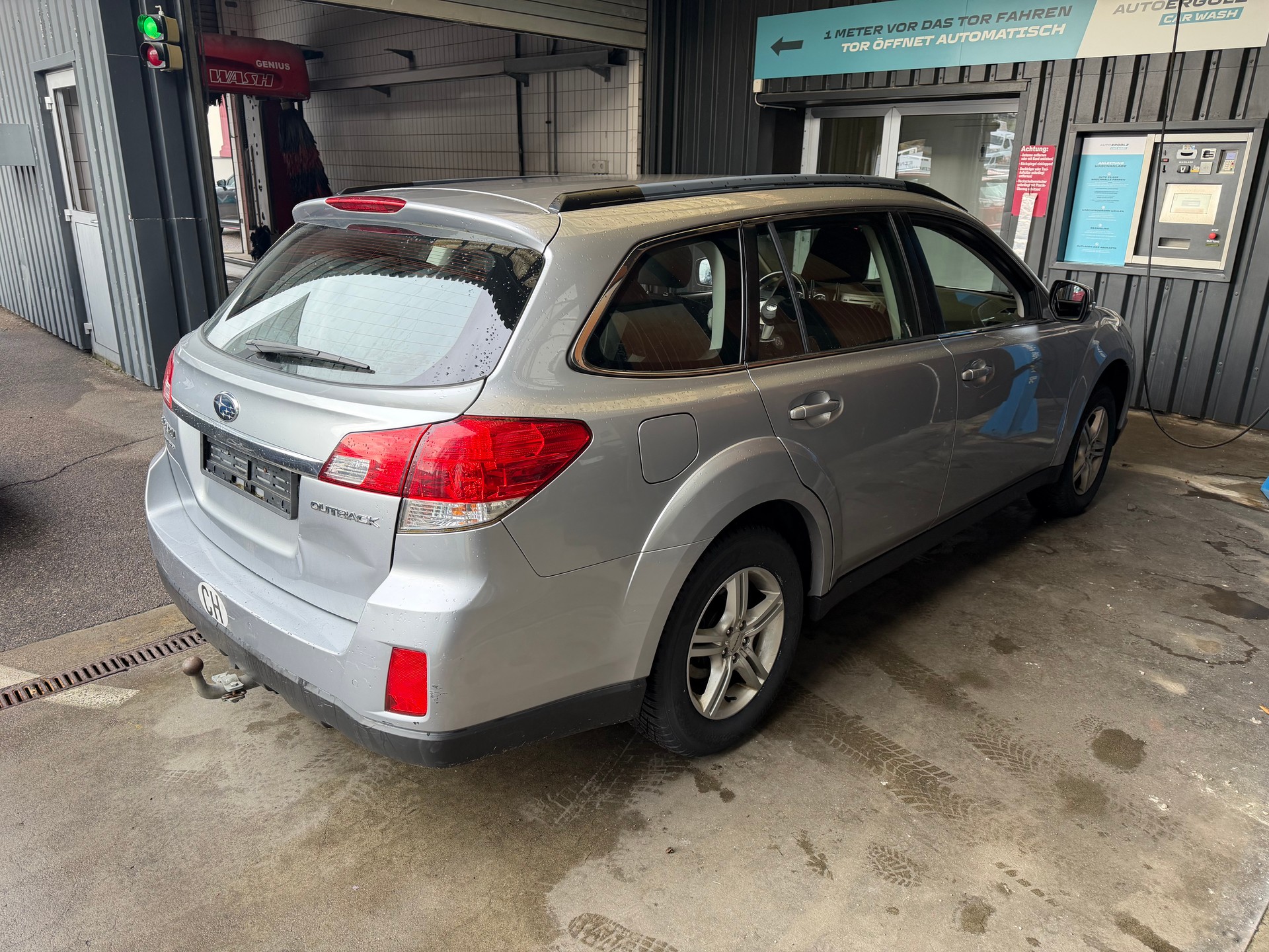 SUBARU Outback 2.5i Swiss Special AWD Lineartronic-image-3