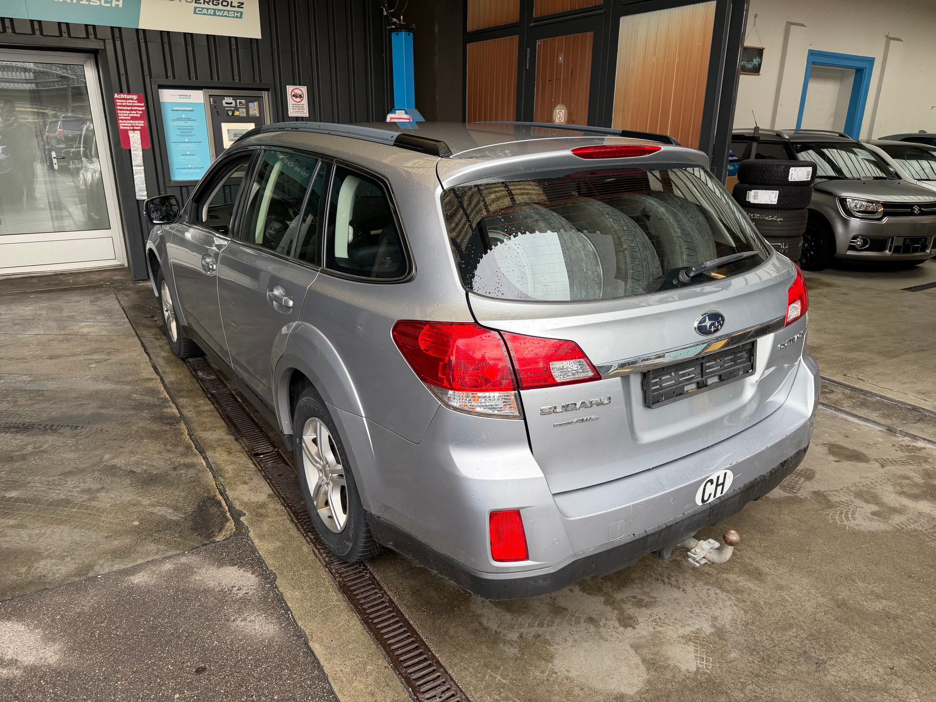 SUBARU Outback 2.5i Swiss Special AWD Lineartronic-image-1