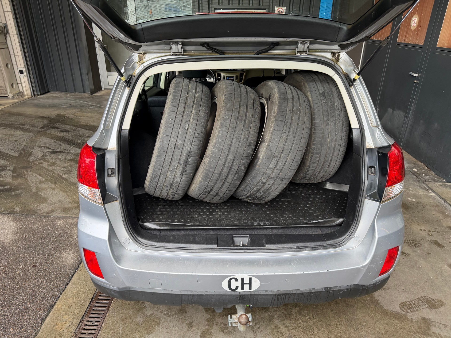 SUBARU Outback 2.5i Swiss Special AWD Lineartronic-image-9