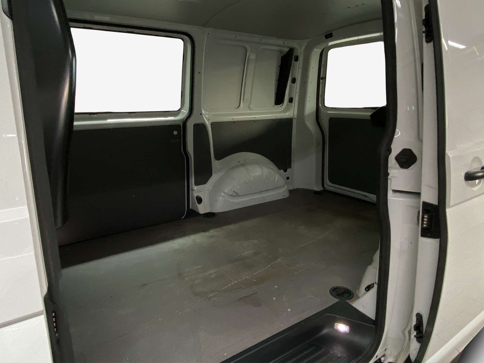VW T6.1 2.0 TDI 4Motion-image-11