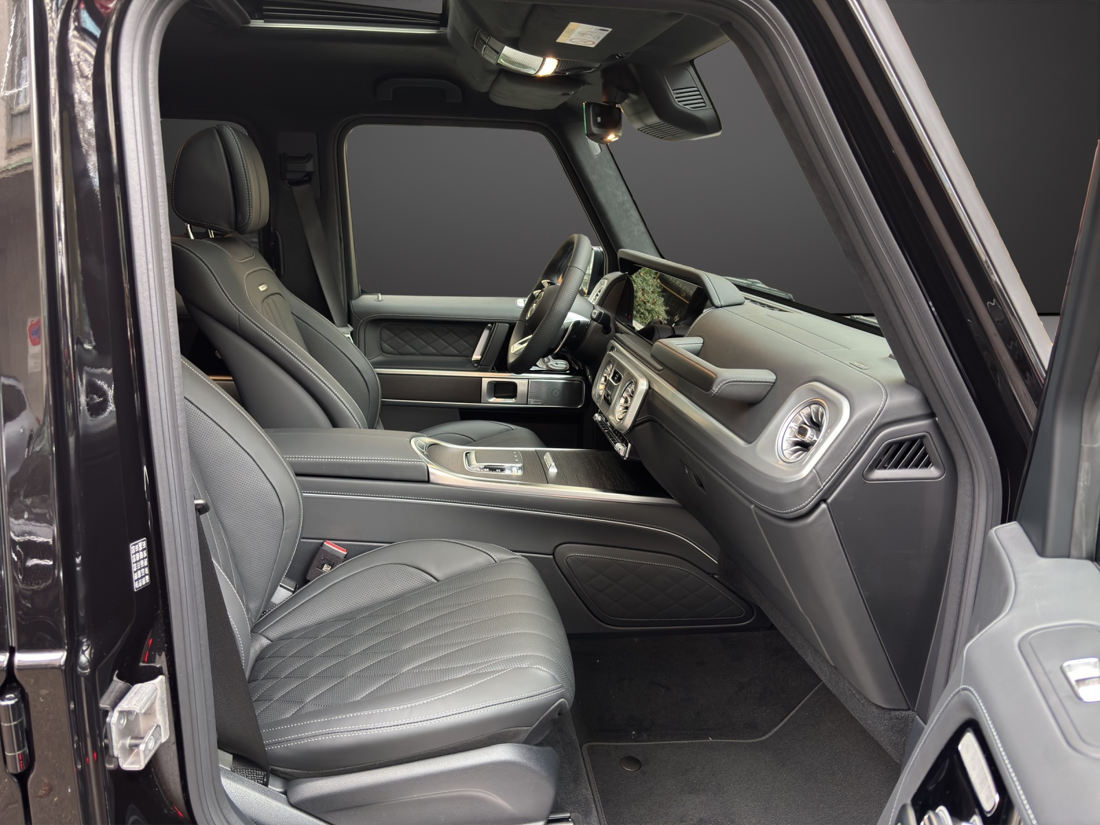 MERCEDES-BENZ G 63 AMG 9G-Tronic-image-10