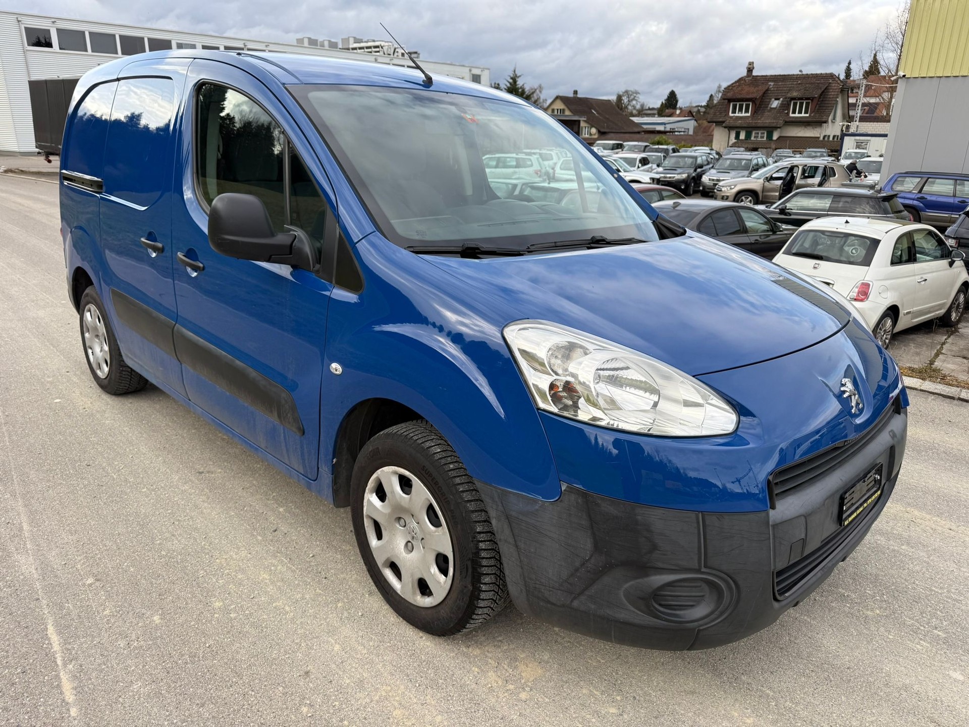 PEUGEOT Partner 1.6 VTi Urban-image-3