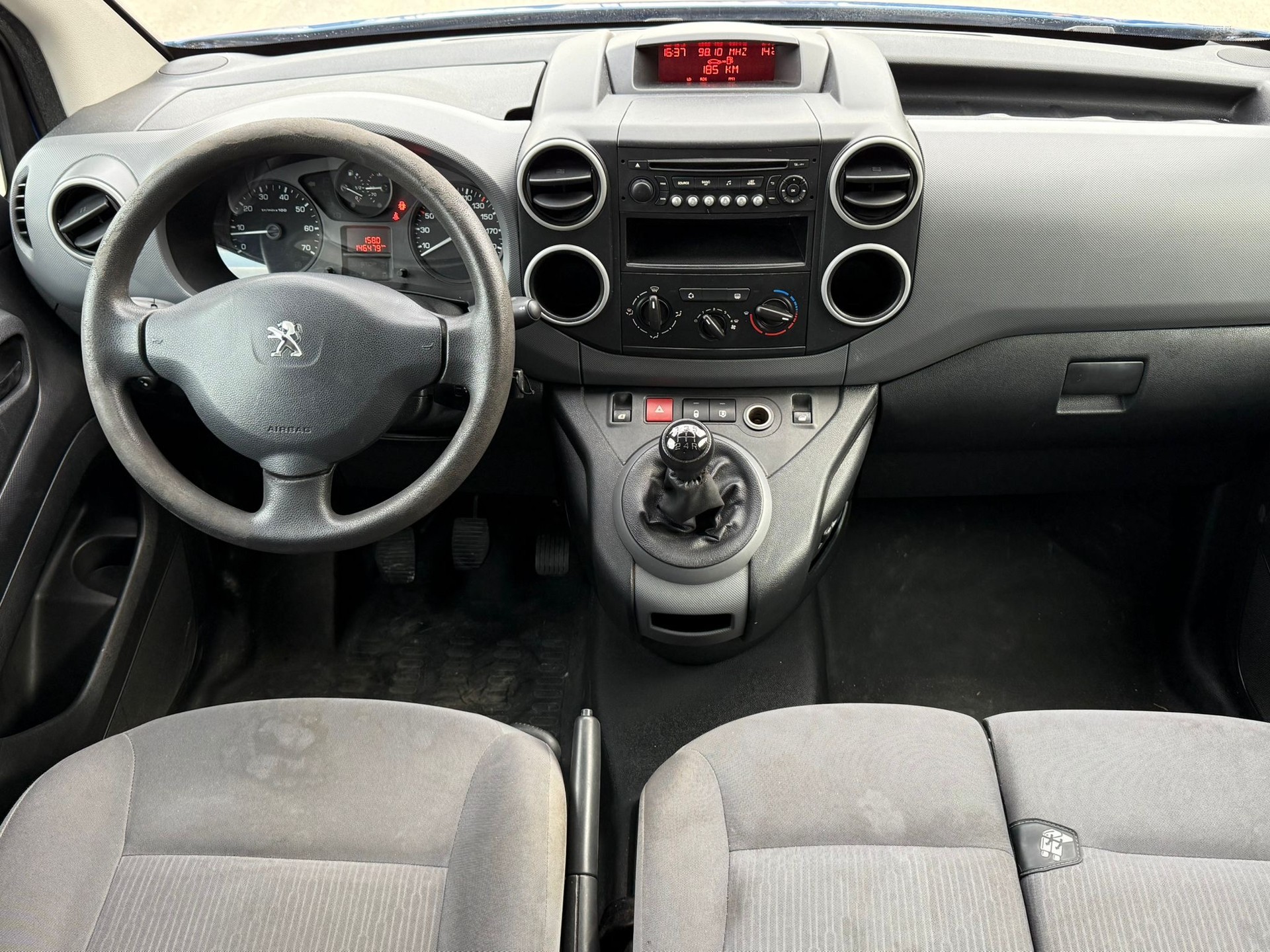 PEUGEOT Partner 1.6 VTi Urban-image-10