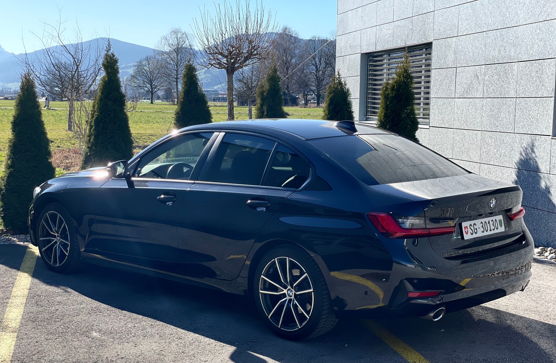 BMW 320d xDrive Sport Line Steptronic-image-2