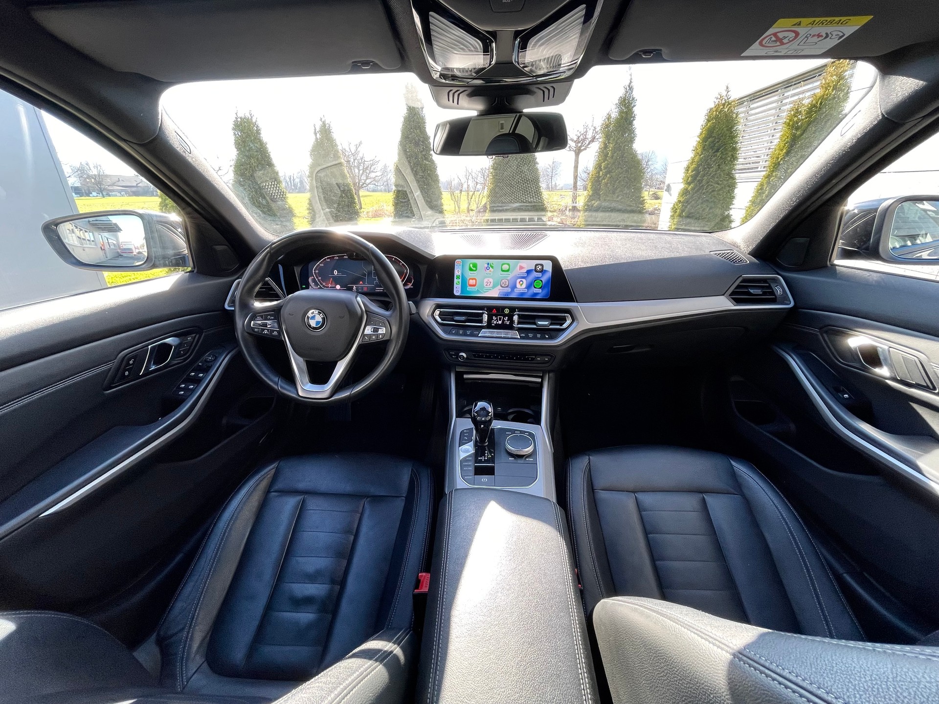 BMW 320d xDrive Sport Line Steptronic-image-5