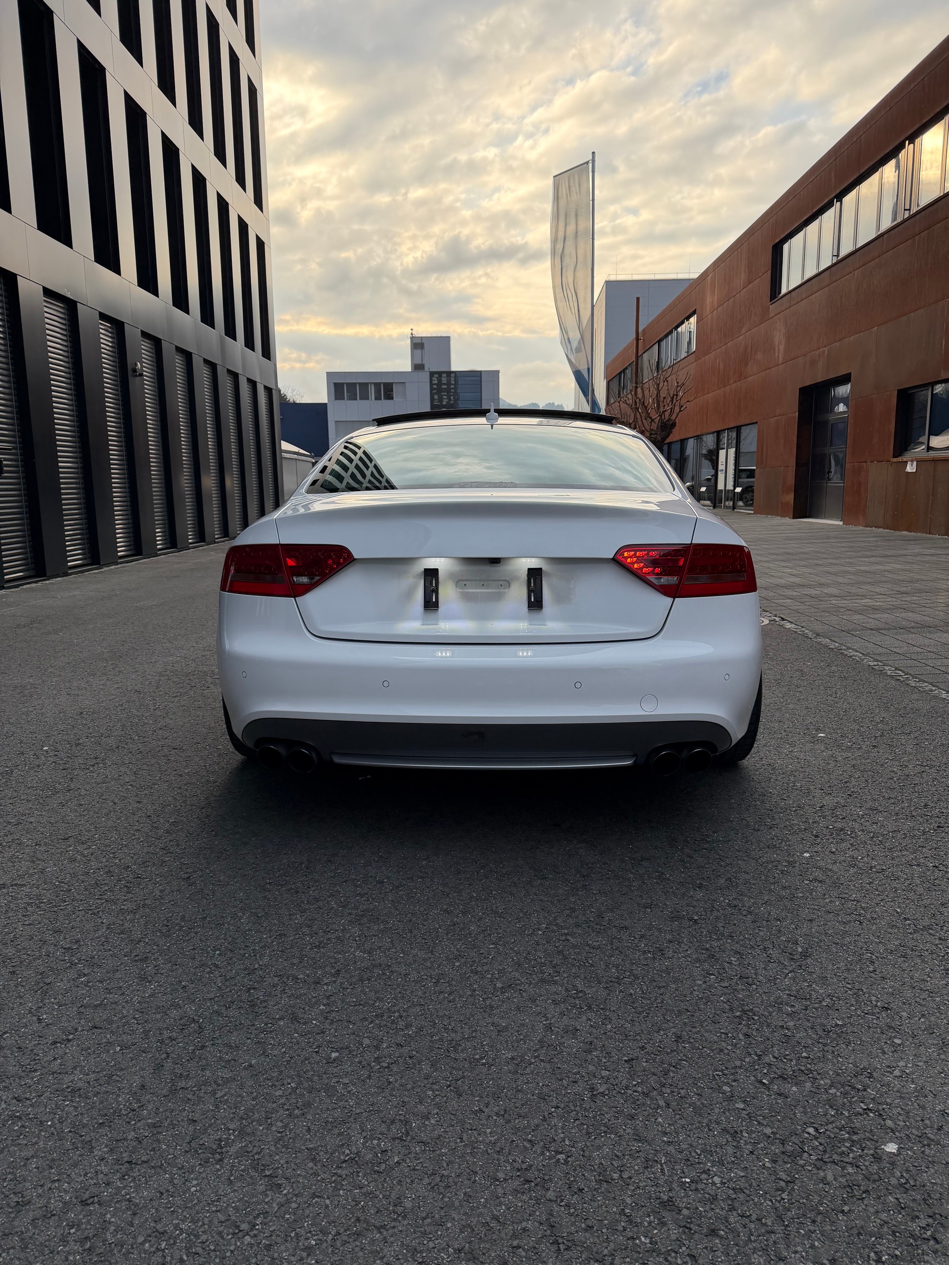 AUDI S5 Coupé 4.2 FSI quattro tiptronic-image-2