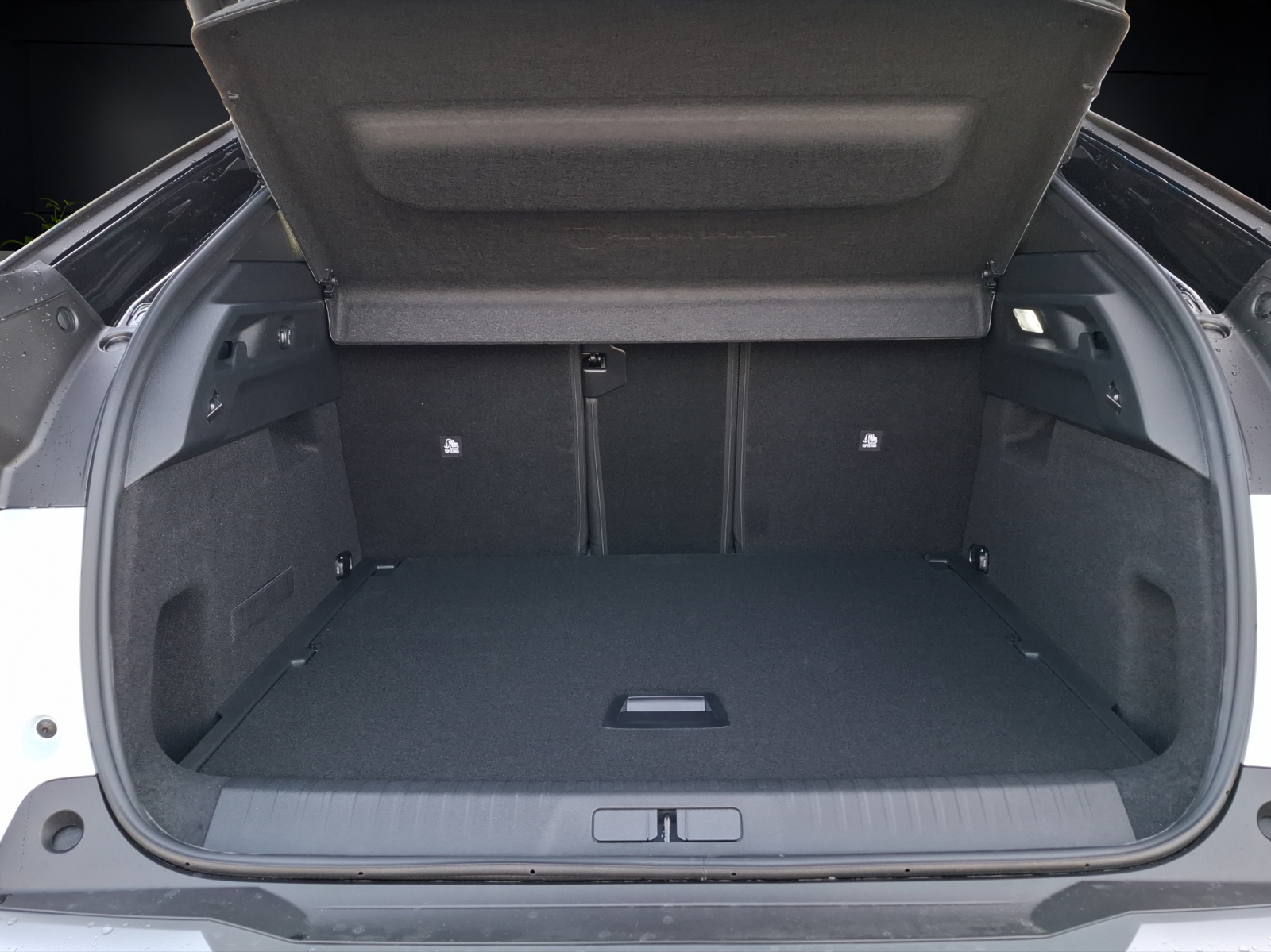 PEUGEOT 3008 NEW 145 e-DCS GT-image-9