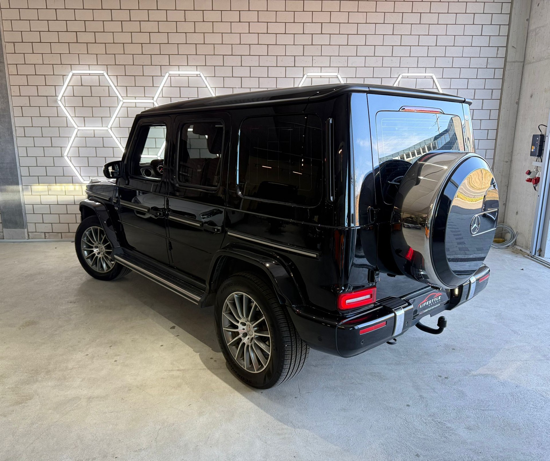 MERCEDES-BENZ G 500 AMG Line 9G-Tronic-image-2
