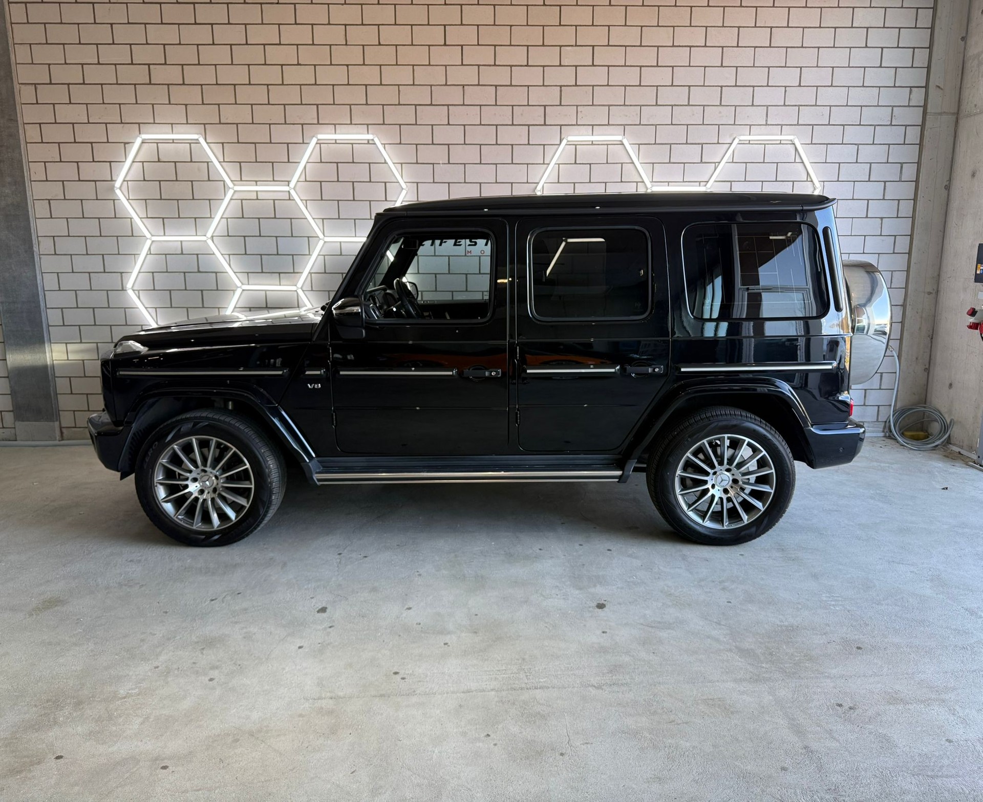 MERCEDES-BENZ G 500 AMG Line 9G-Tronic-image-1