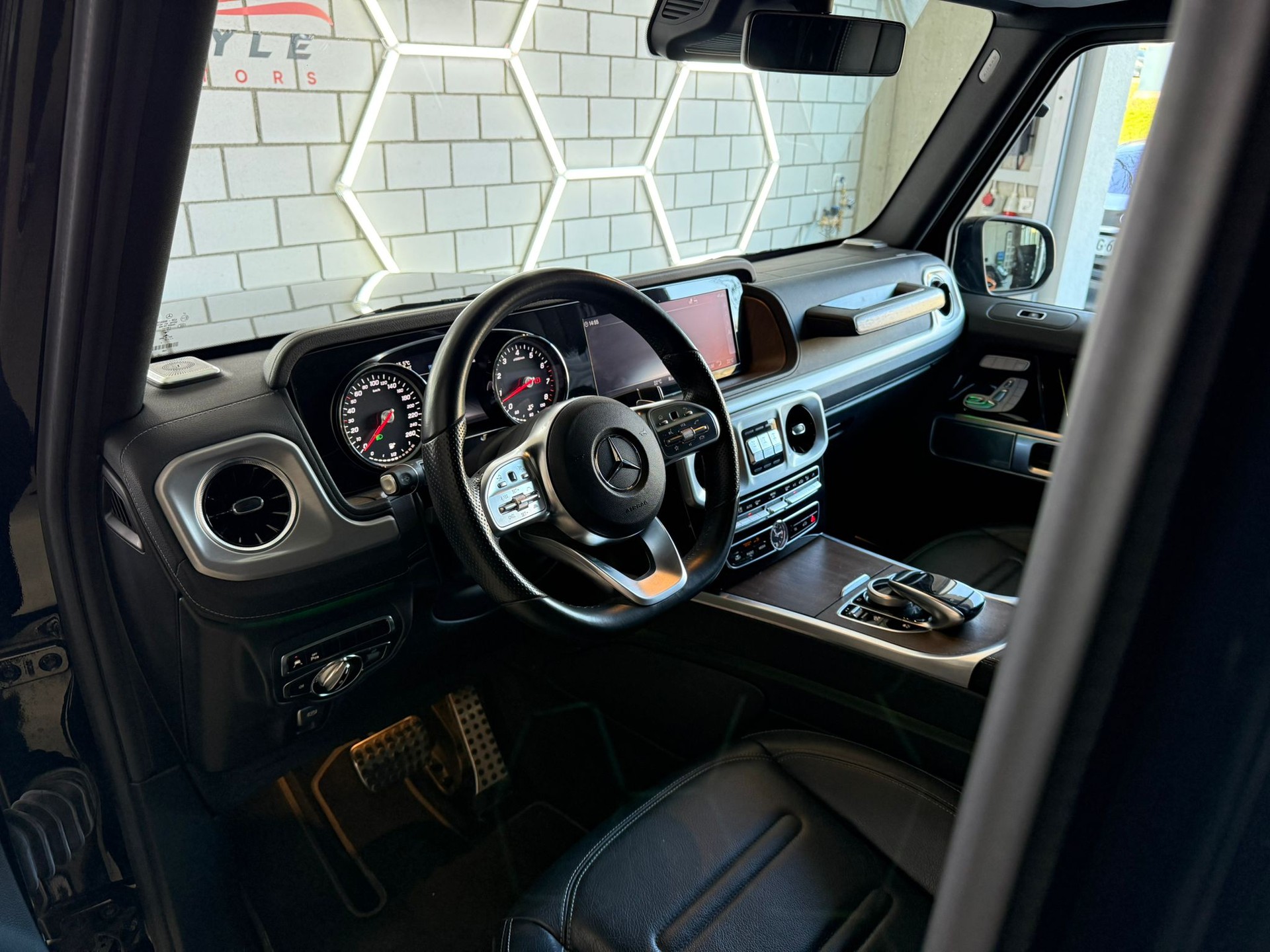 MERCEDES-BENZ G 500 AMG Line 9G-Tronic-image-6