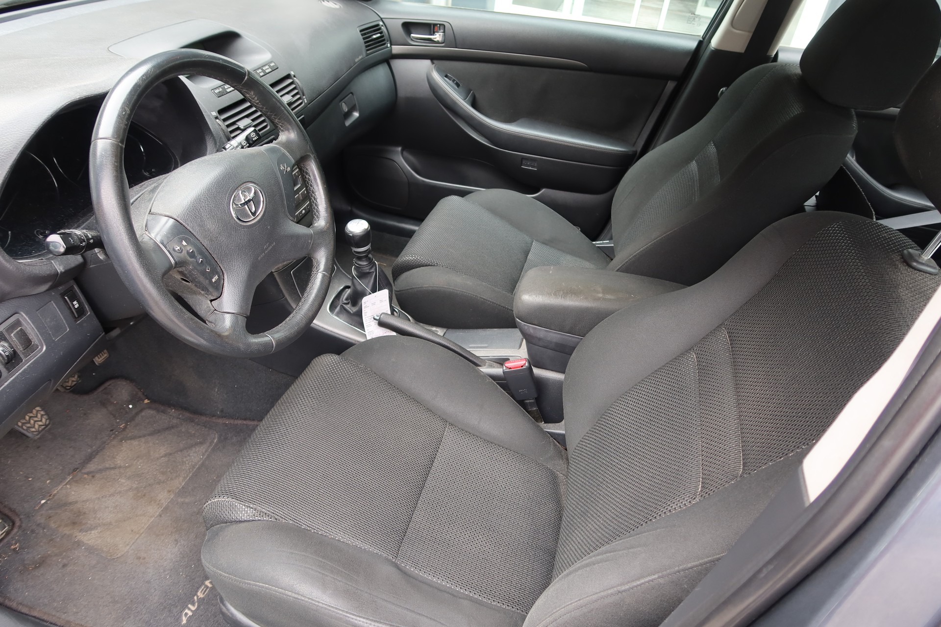 TOYOTA Avensis 2.2D-4 D CP L.Sol-image-5
