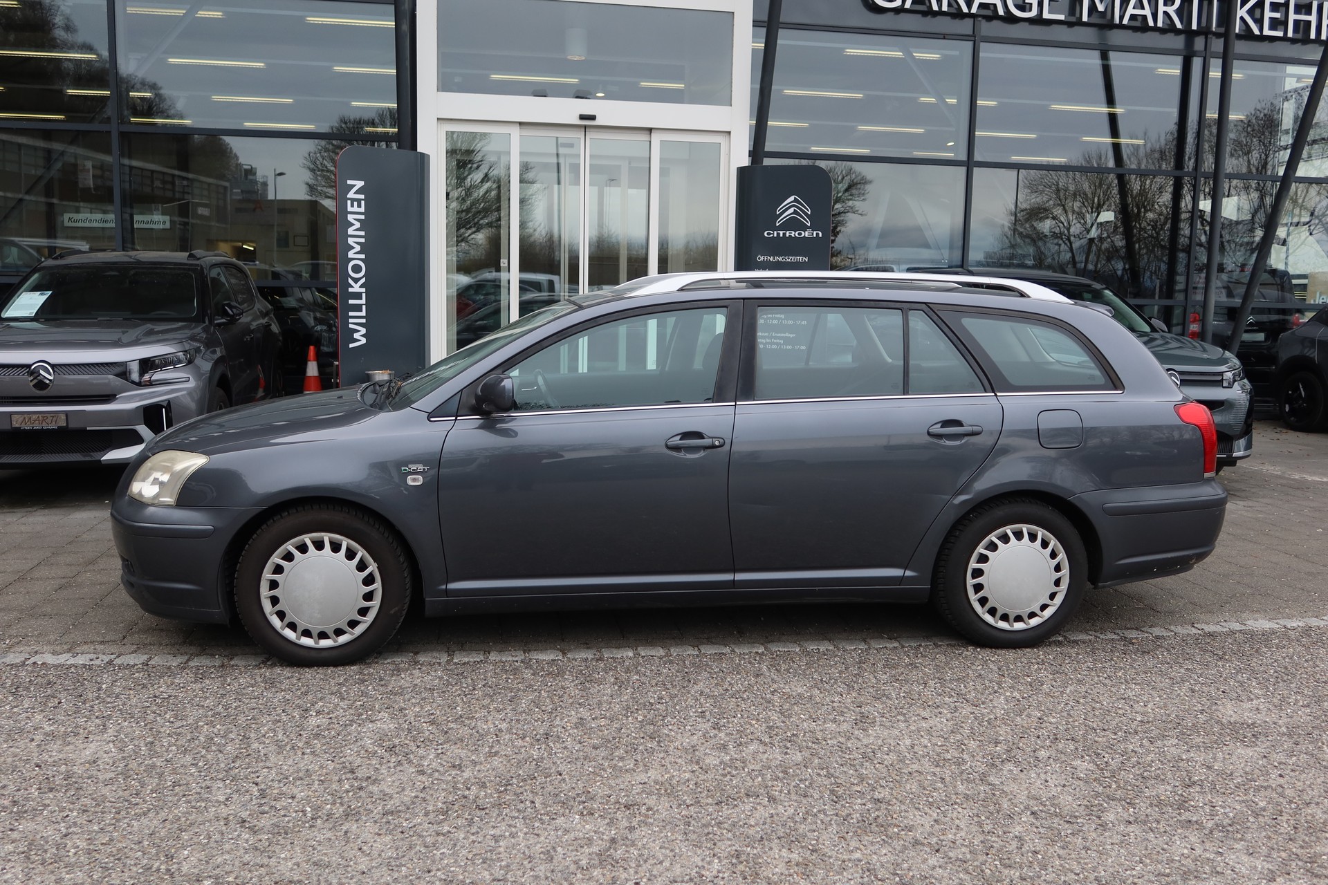 TOYOTA Avensis 2.2D-4 D CP L.Sol-image-1