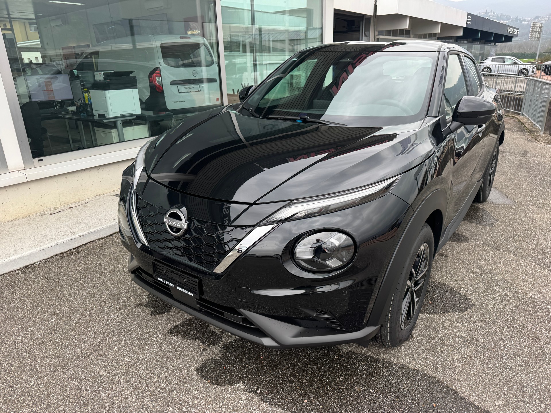 NISSAN Juke 1.6 FHEV N-Connecta-image-0