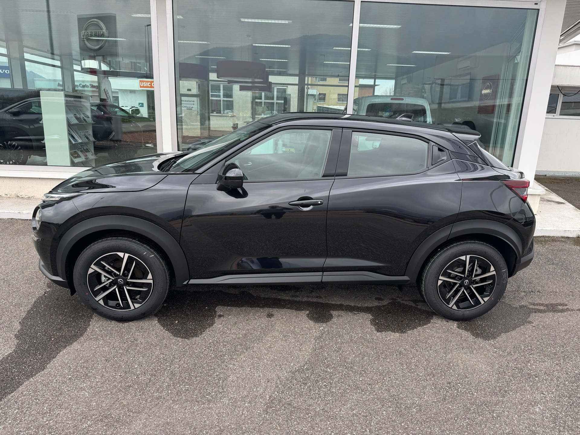 NISSAN Juke 1.6 FHEV N-Connecta-image-1