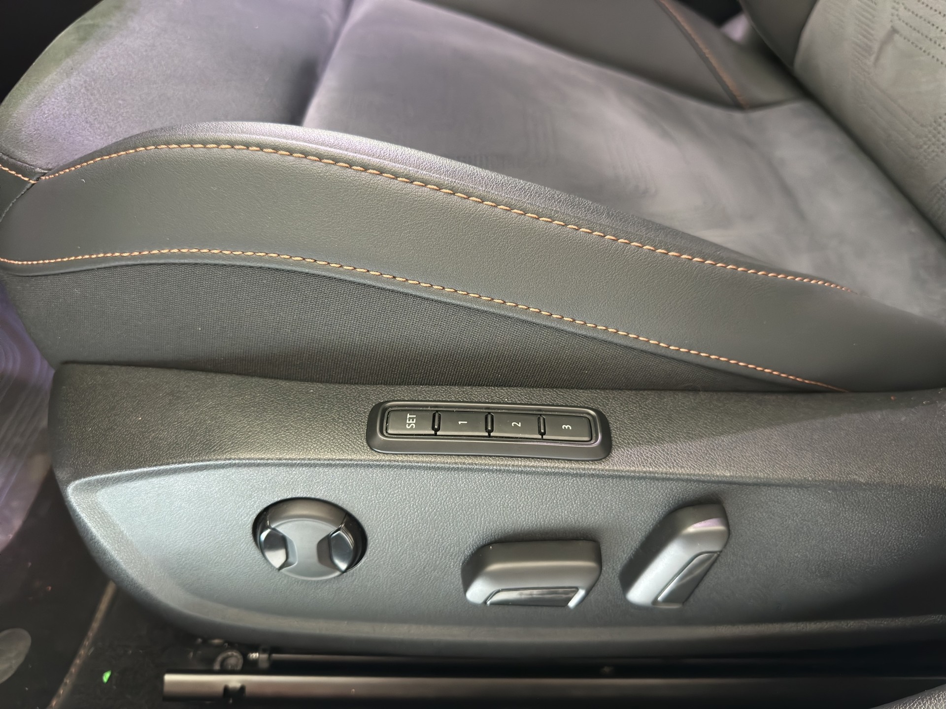 CUPRA LEON ST 1.5 e-HYBRID pHEV VZ DSG-image-9