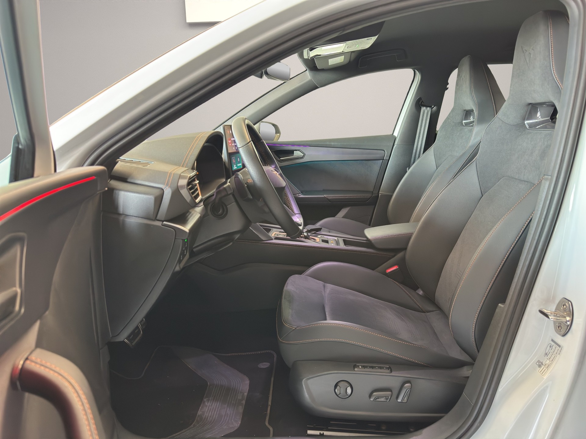CUPRA LEON ST 1.5 e-HYBRID pHEV VZ DSG-image-8