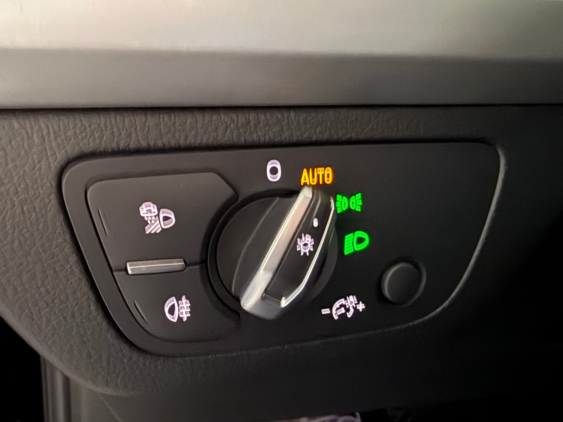 AUDI Q5 Sportback 40 TDI S line quattro S-tronic-image-7