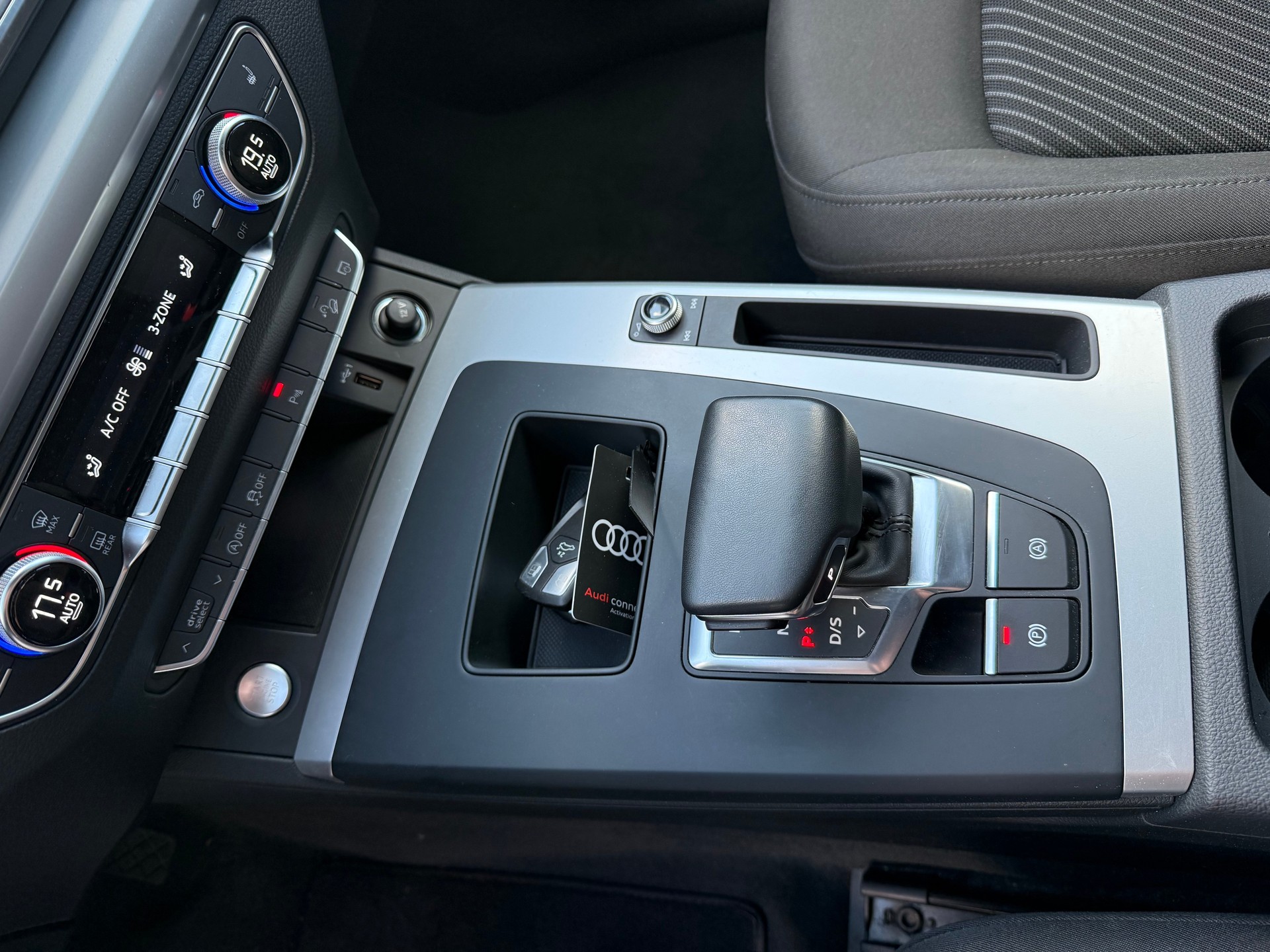 AUDI Q5 Sportback 40 TDI S line quattro S-tronic-image-5