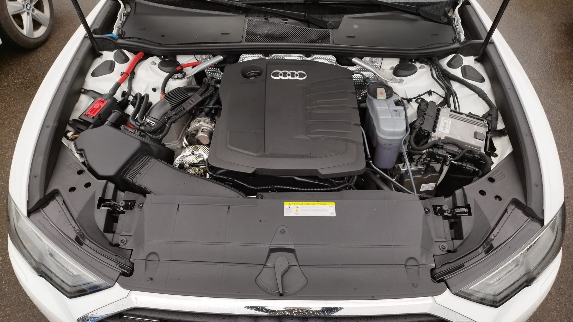 AUDI A6 Avant 40 TDI quattro S-tronic-image-15