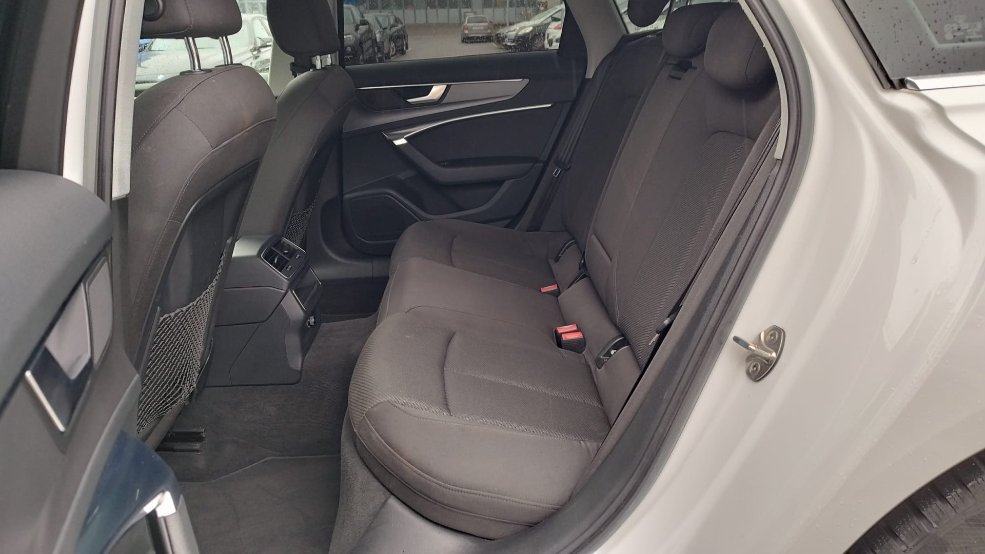 AUDI A6 Avant 40 TDI quattro S-tronic-image-8