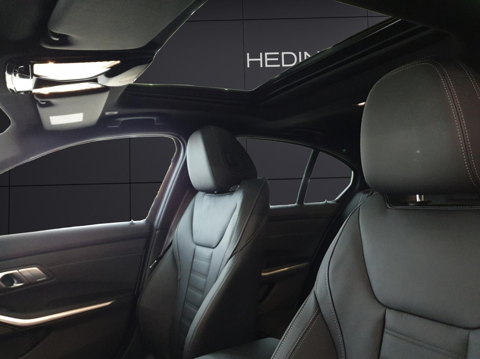 BMW 330e xDrive-image-16