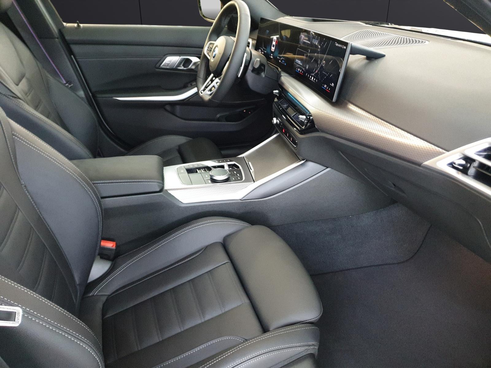 BMW 330e xDrive-image-14