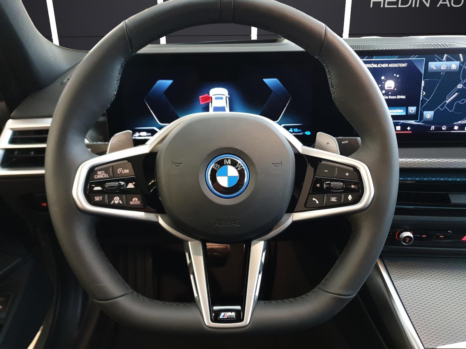 BMW 330e xDrive-image-18