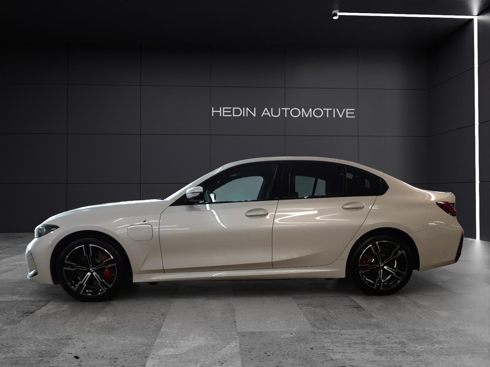 BMW 330e xDrive-image-1