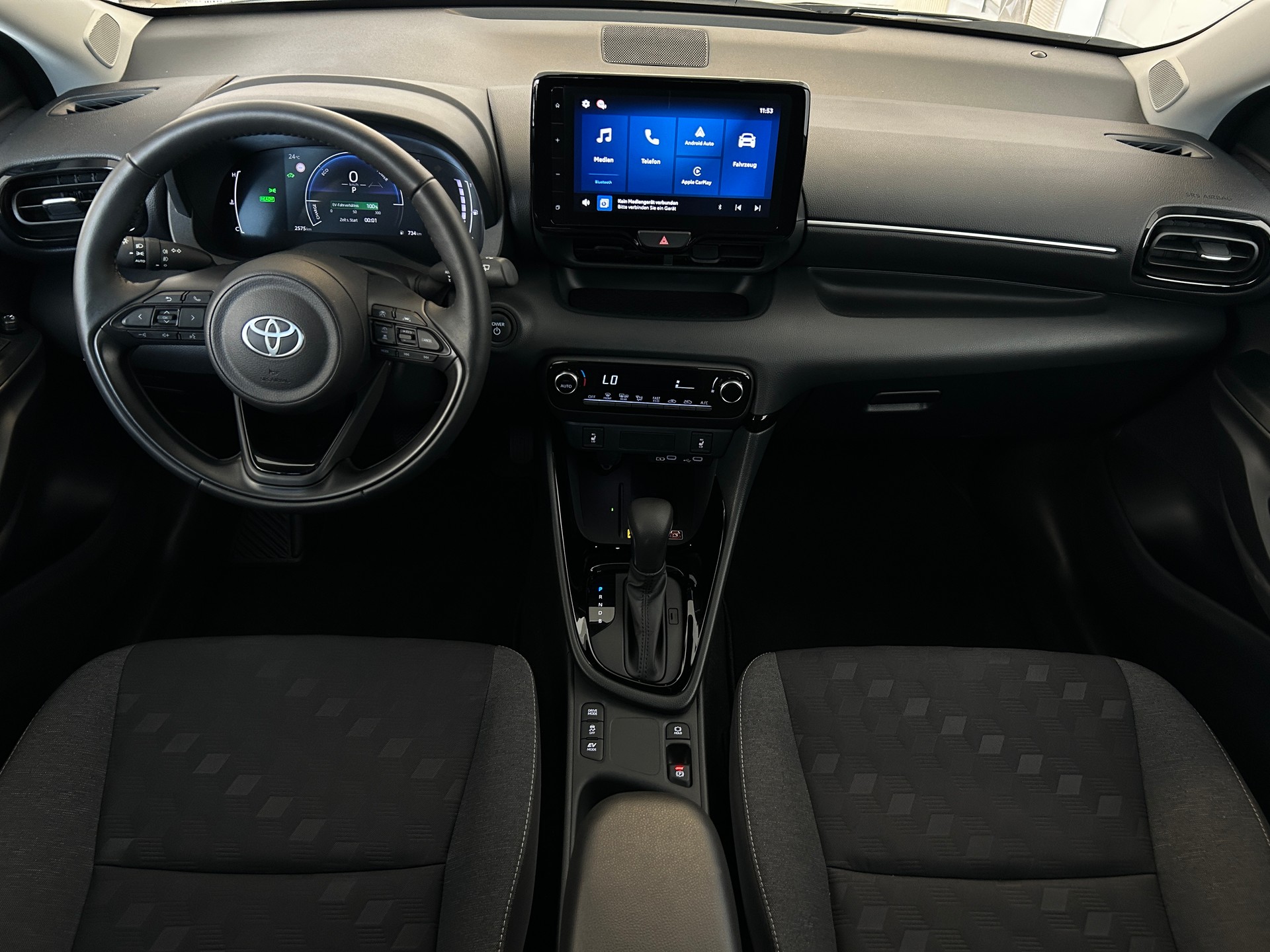 TOYOTA Yaris 1.5 Trend e-CVT-image-5
