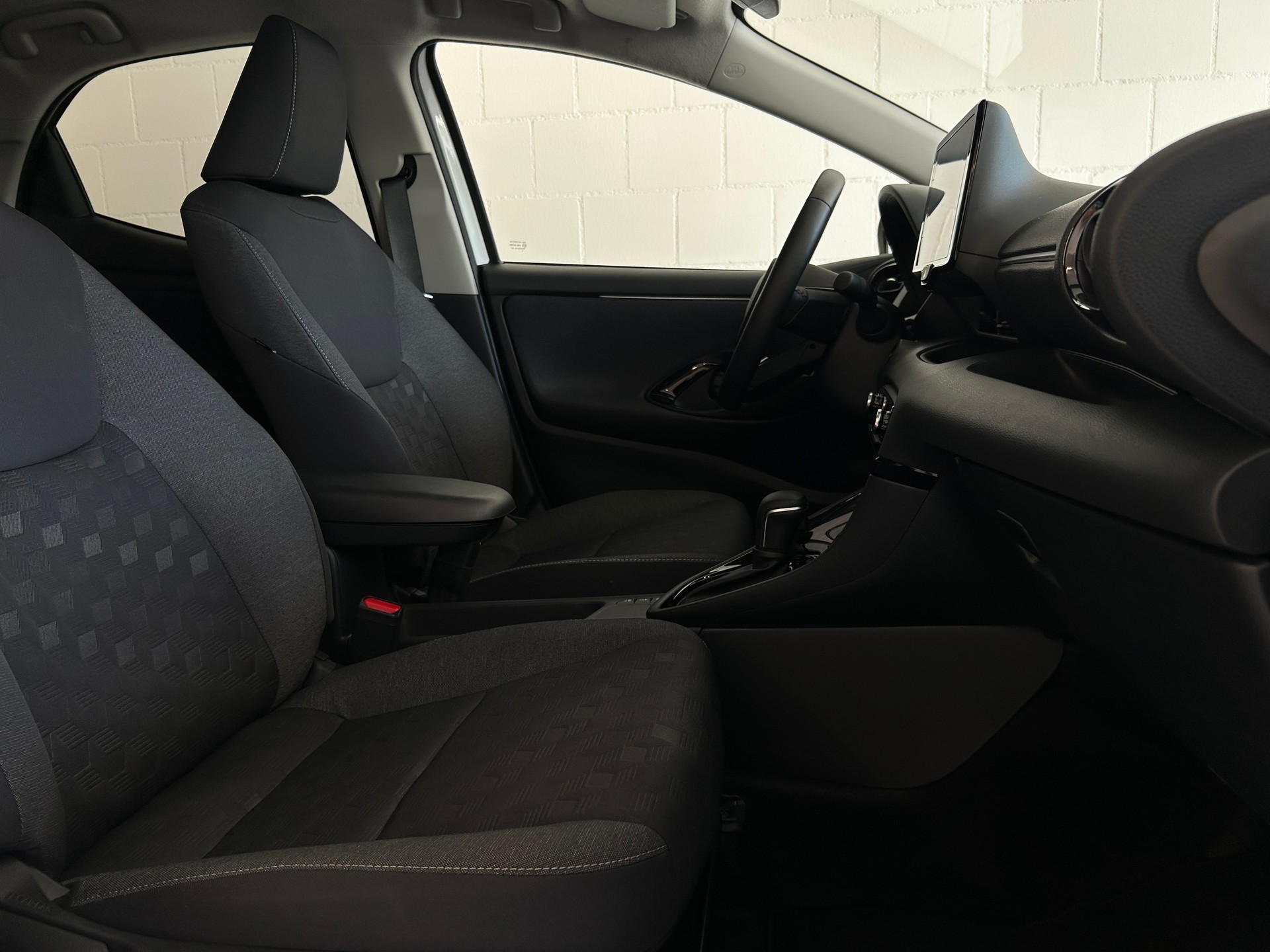 TOYOTA Yaris 1.5 Trend e-CVT-image-9