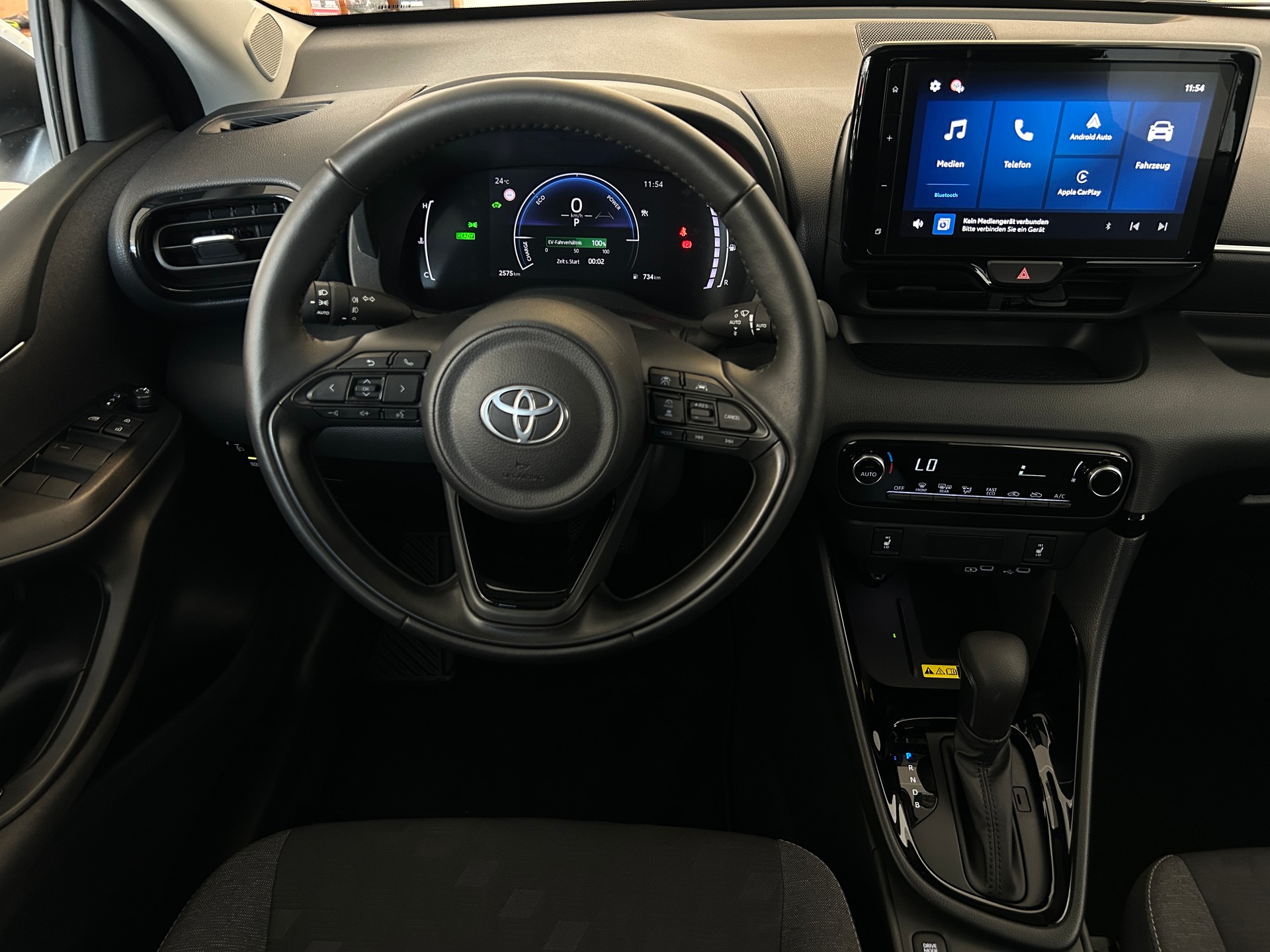 TOYOTA Yaris 1.5 Trend e-CVT-image-6