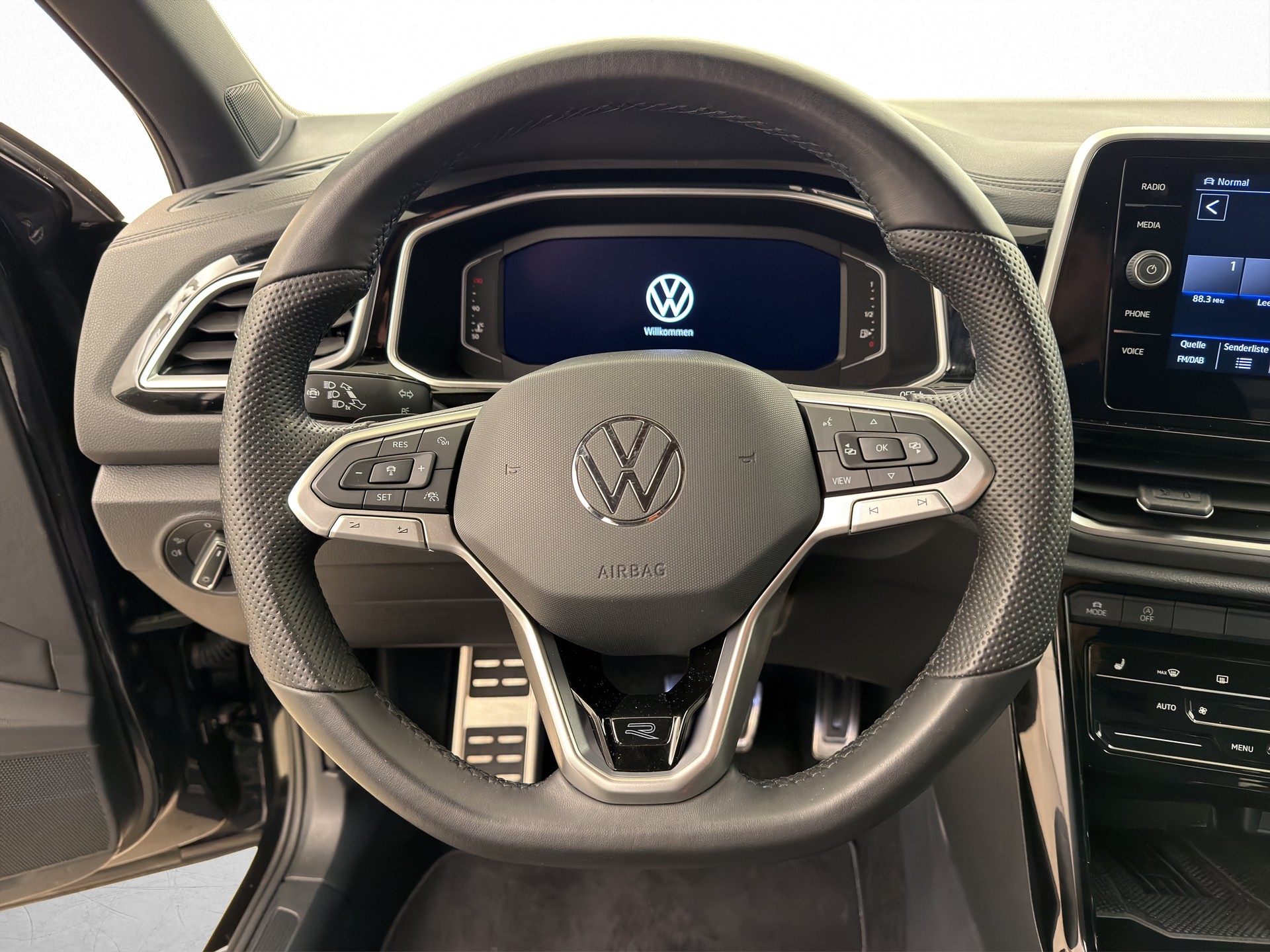 VW T-Roc 1.5 TSI R-Line DSG-image-5
