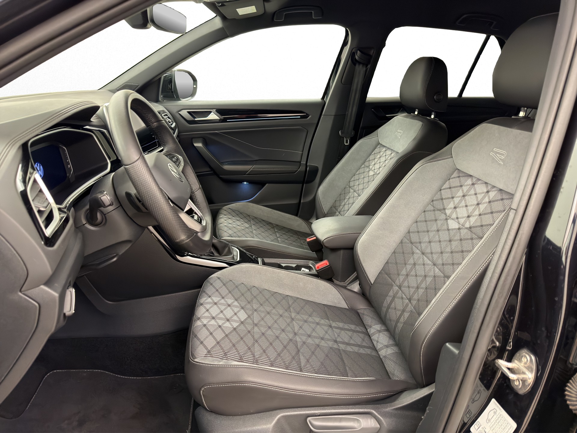 VW T-Roc 1.5 TSI R-Line DSG-image-4