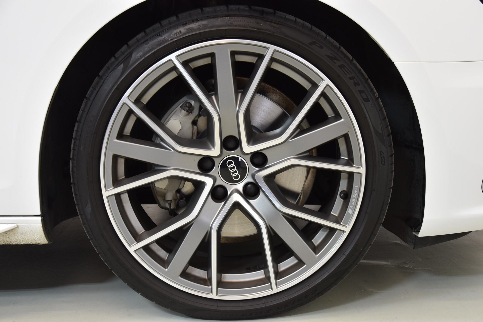 AUDI A4 Avant 40 TDI S line quattro S-tronic-image-8