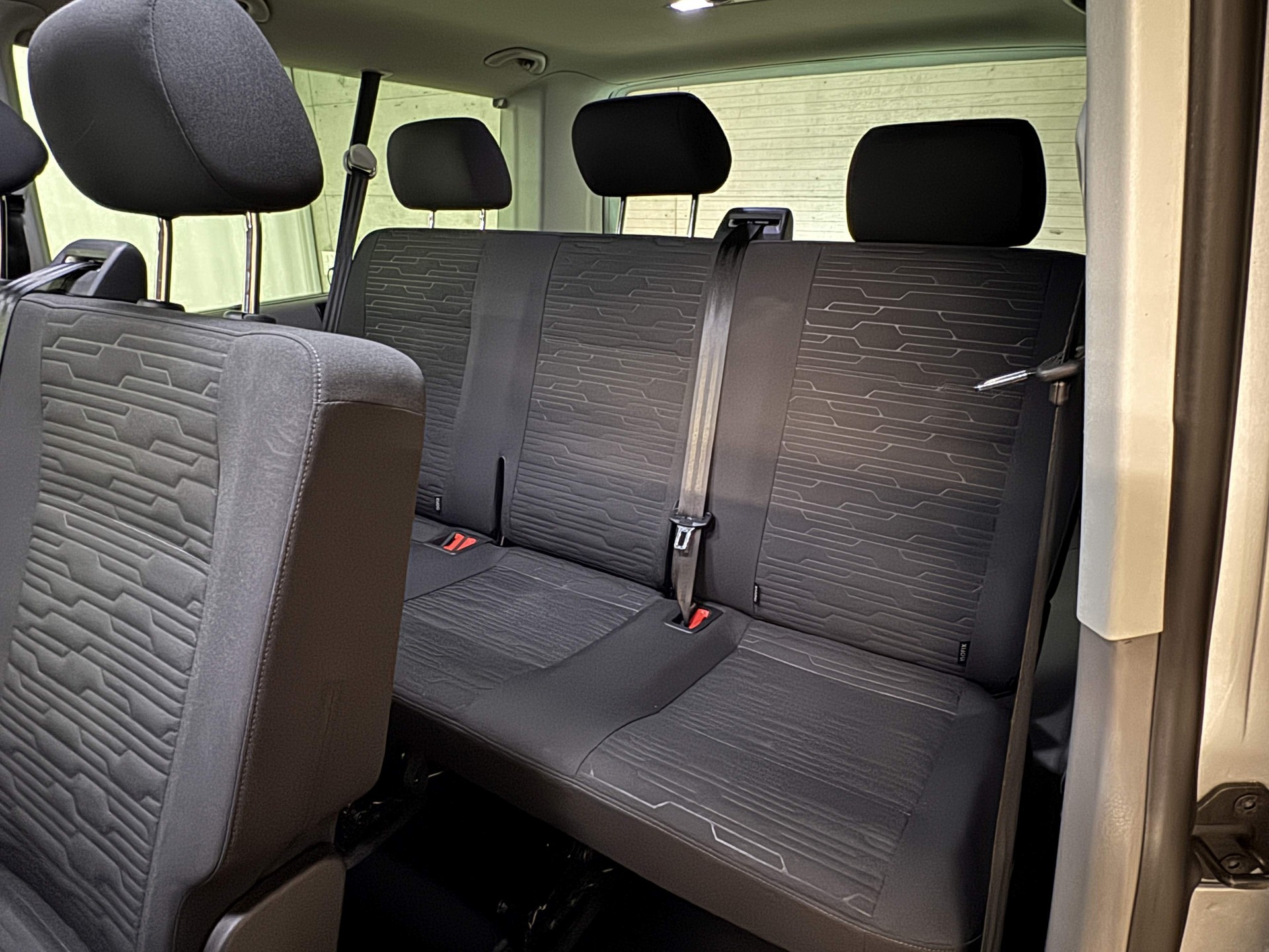 VW T6.1 Caravelle 2.0 TDI Comfortline Liberty DSG LWB-image-11