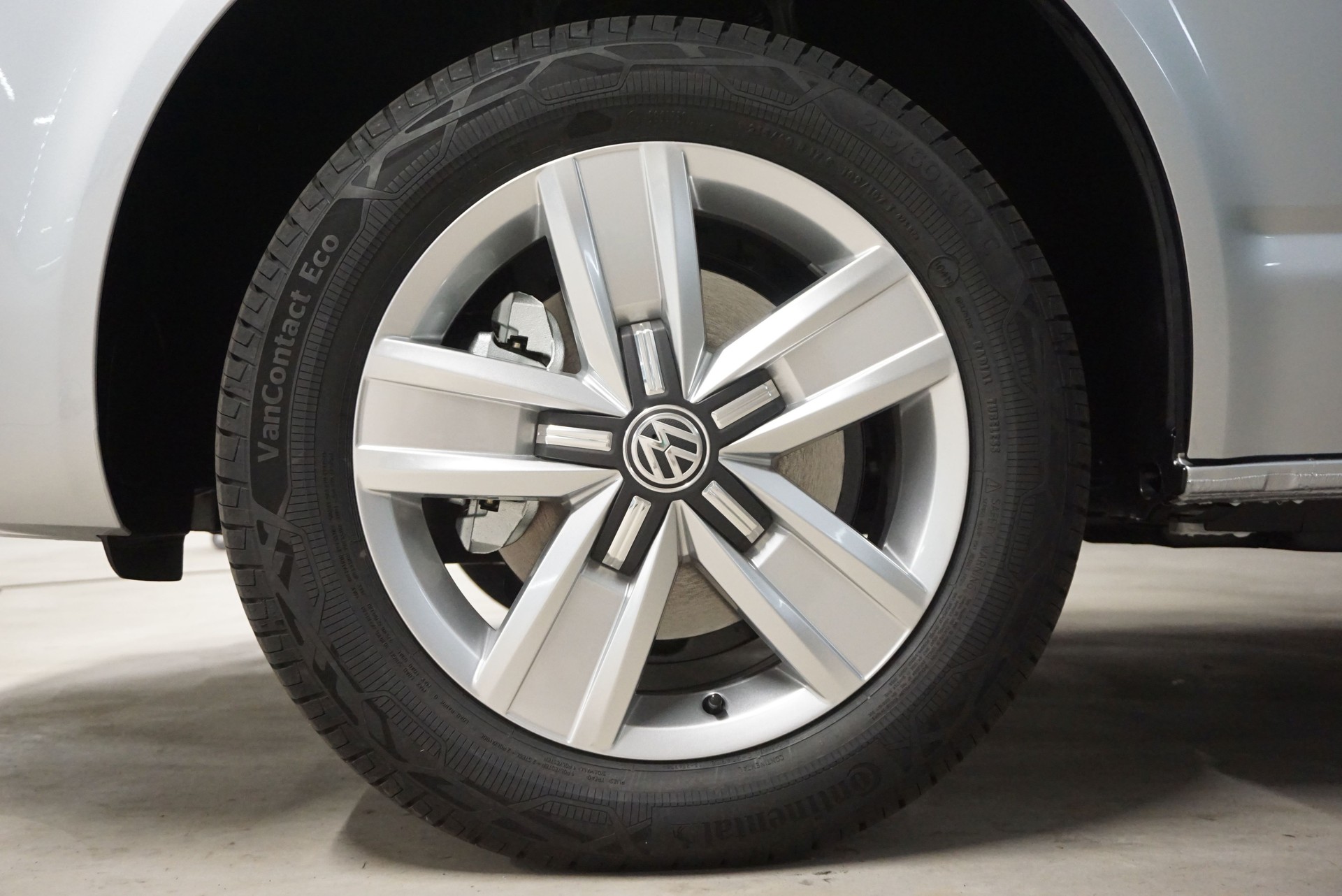 VW T6.1 Caravelle 2.0 TDI Comfortline Liberty DSG LWB-image-13