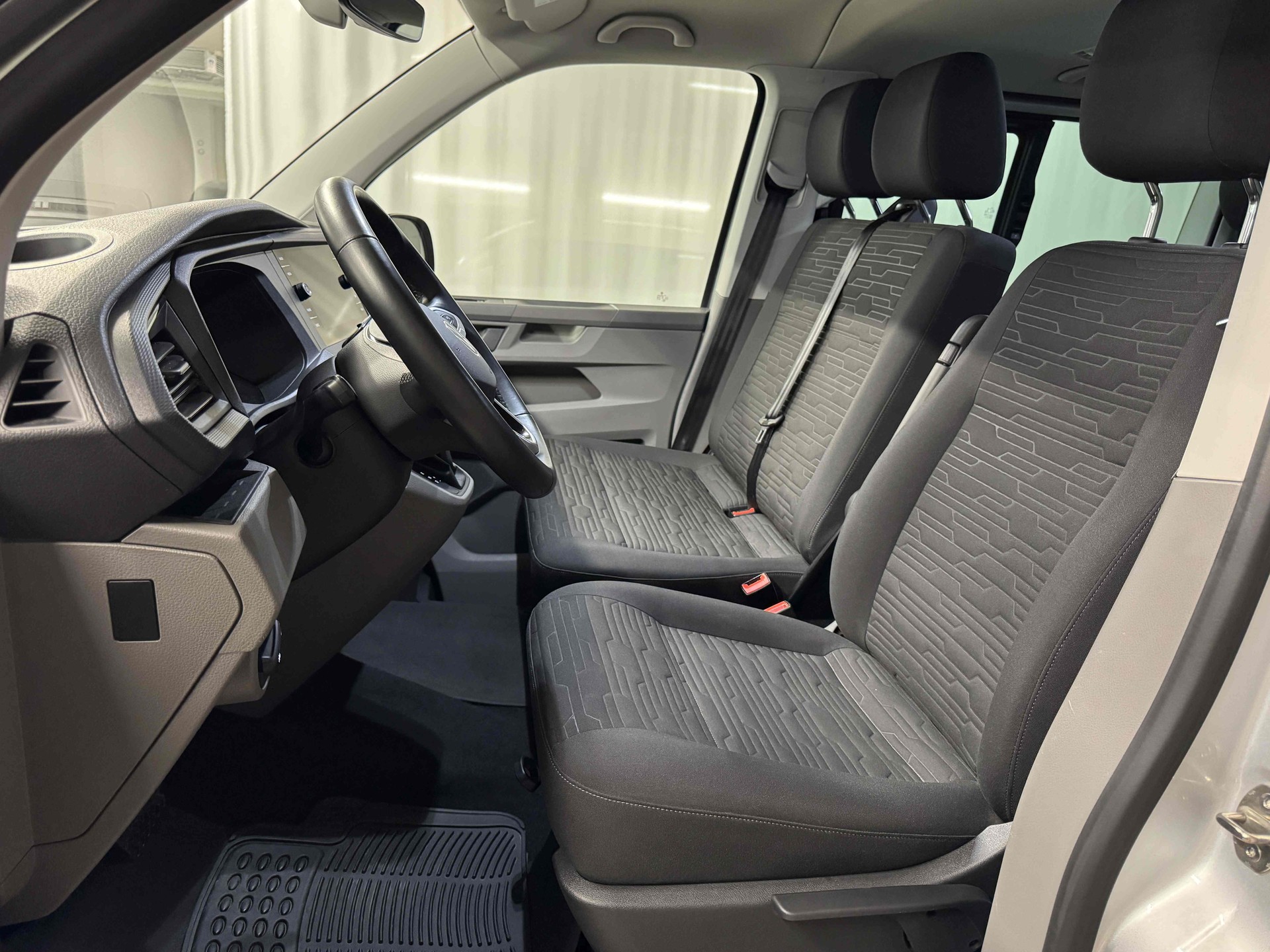 VW T6.1 Caravelle 2.0 TDI Comfortline Liberty DSG LWB-image-6