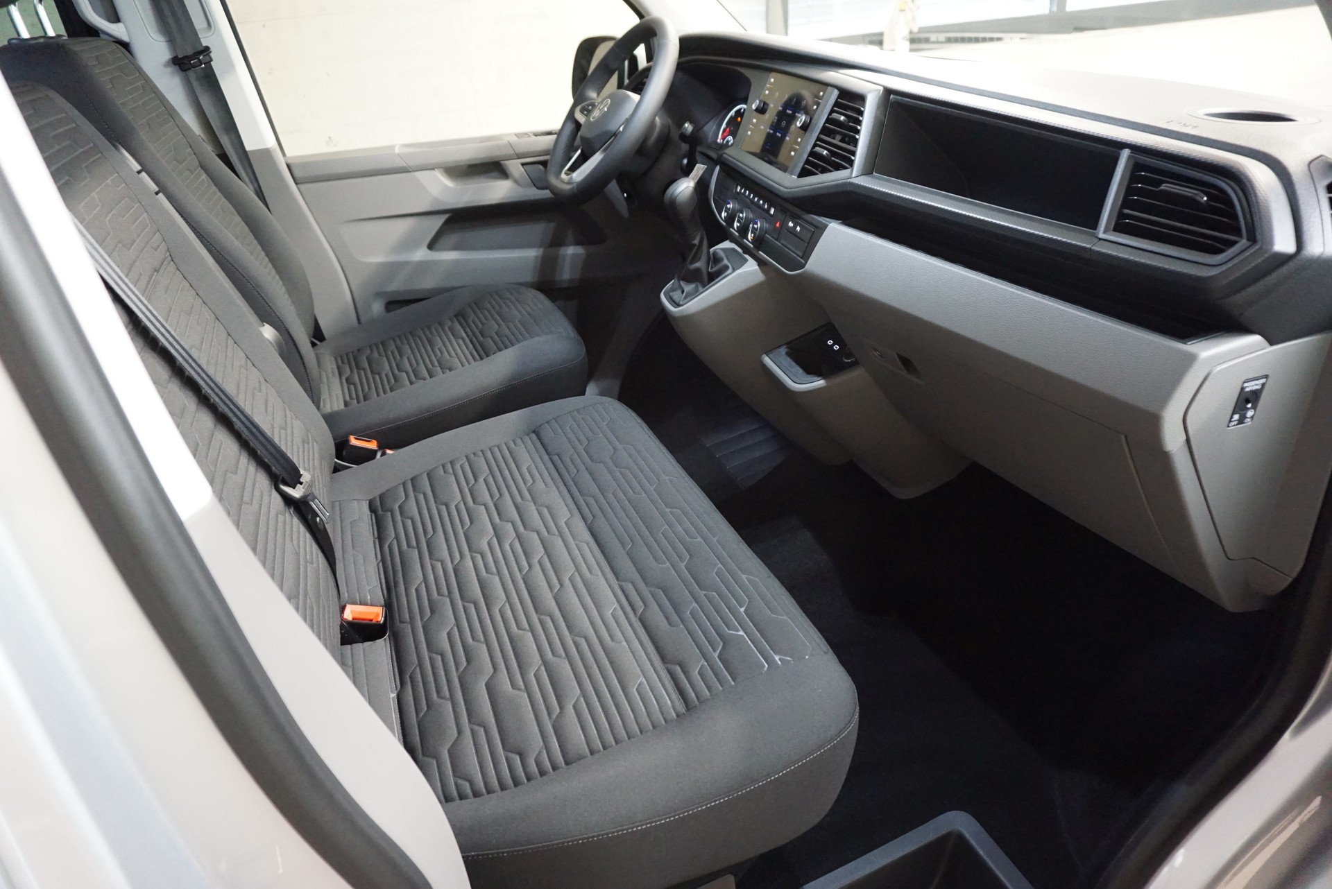 VW T6.1 Caravelle 2.0 TDI Comfortline Liberty DSG LWB-image-8