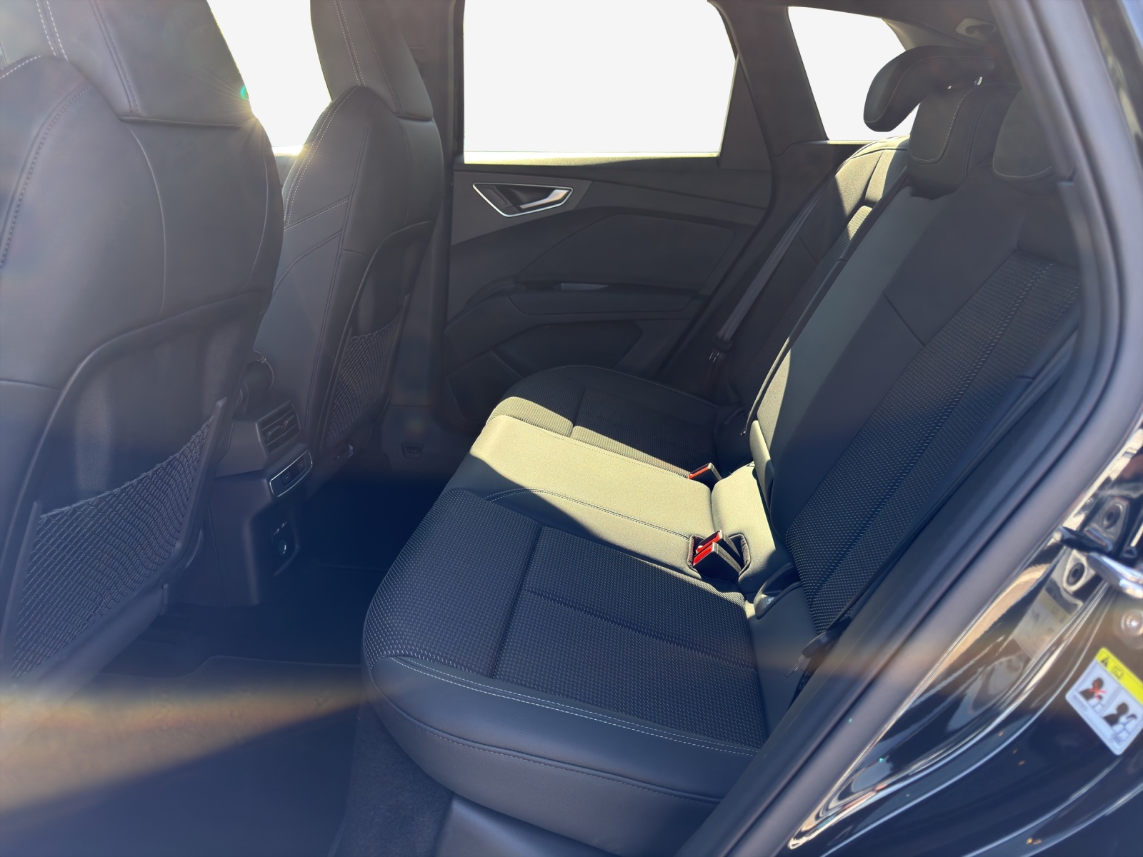 AUDI Q4 e-tron 40-image-12