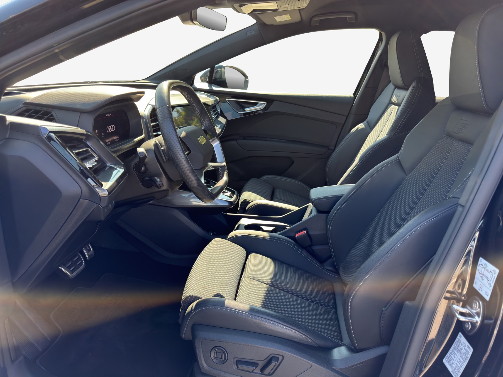 AUDI Q4 e-tron 40-image-8