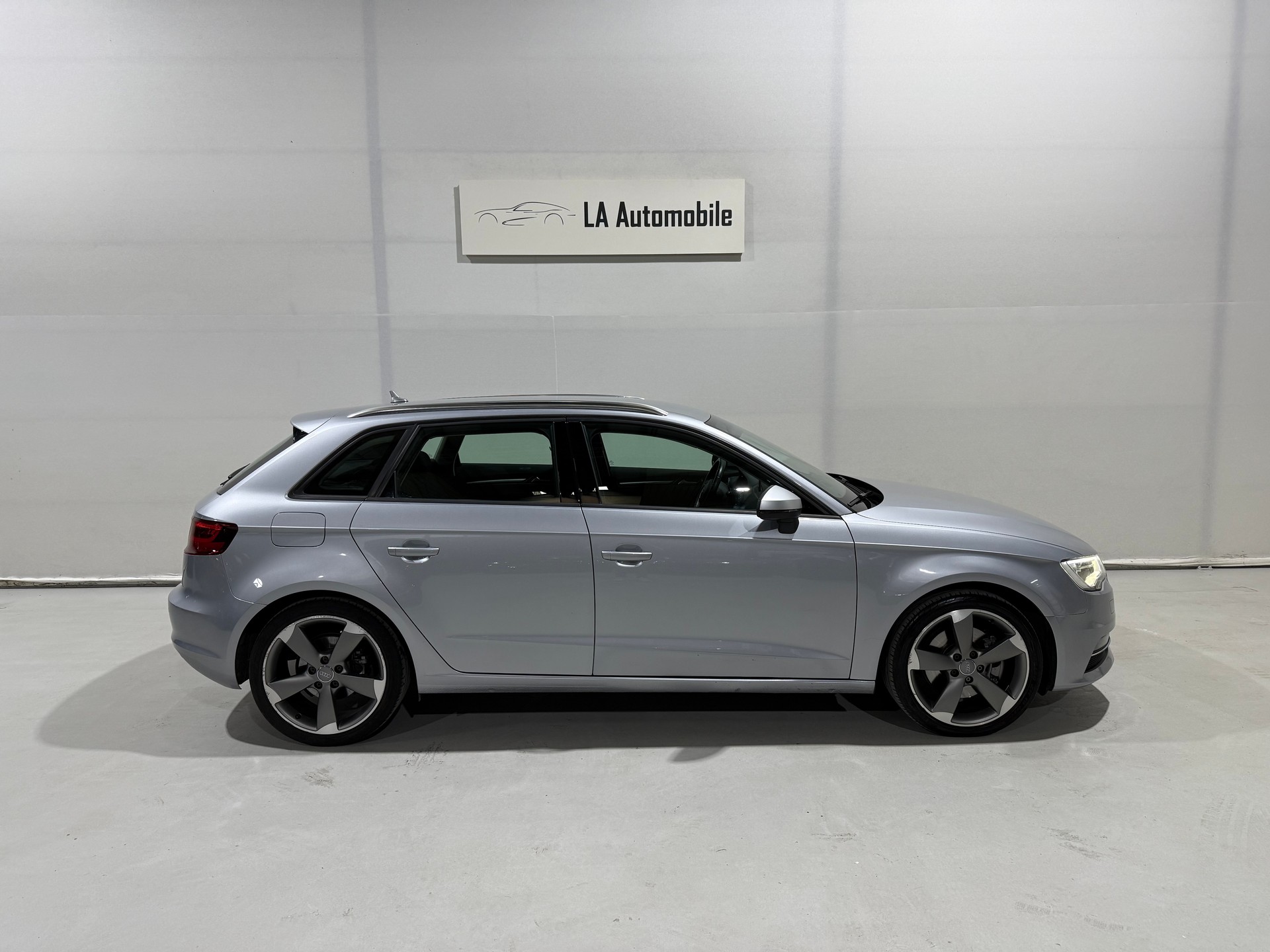 AUDI A3 Sportback 1.8 TFSI Ambition quattro S-tronic-image-6