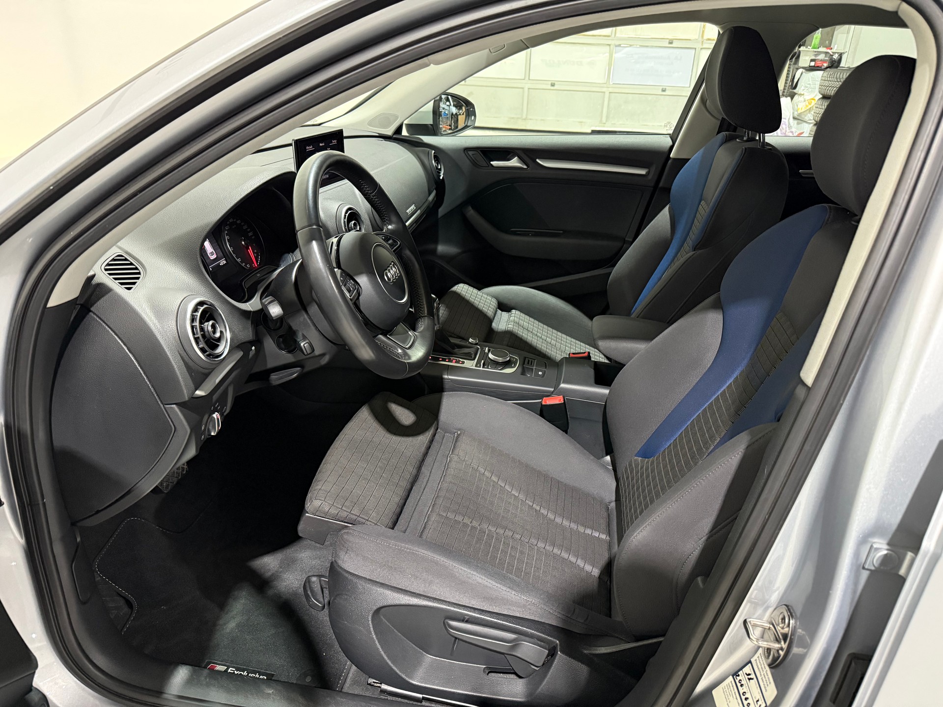 AUDI A3 Sportback 1.8 TFSI Ambition quattro S-tronic-image-12
